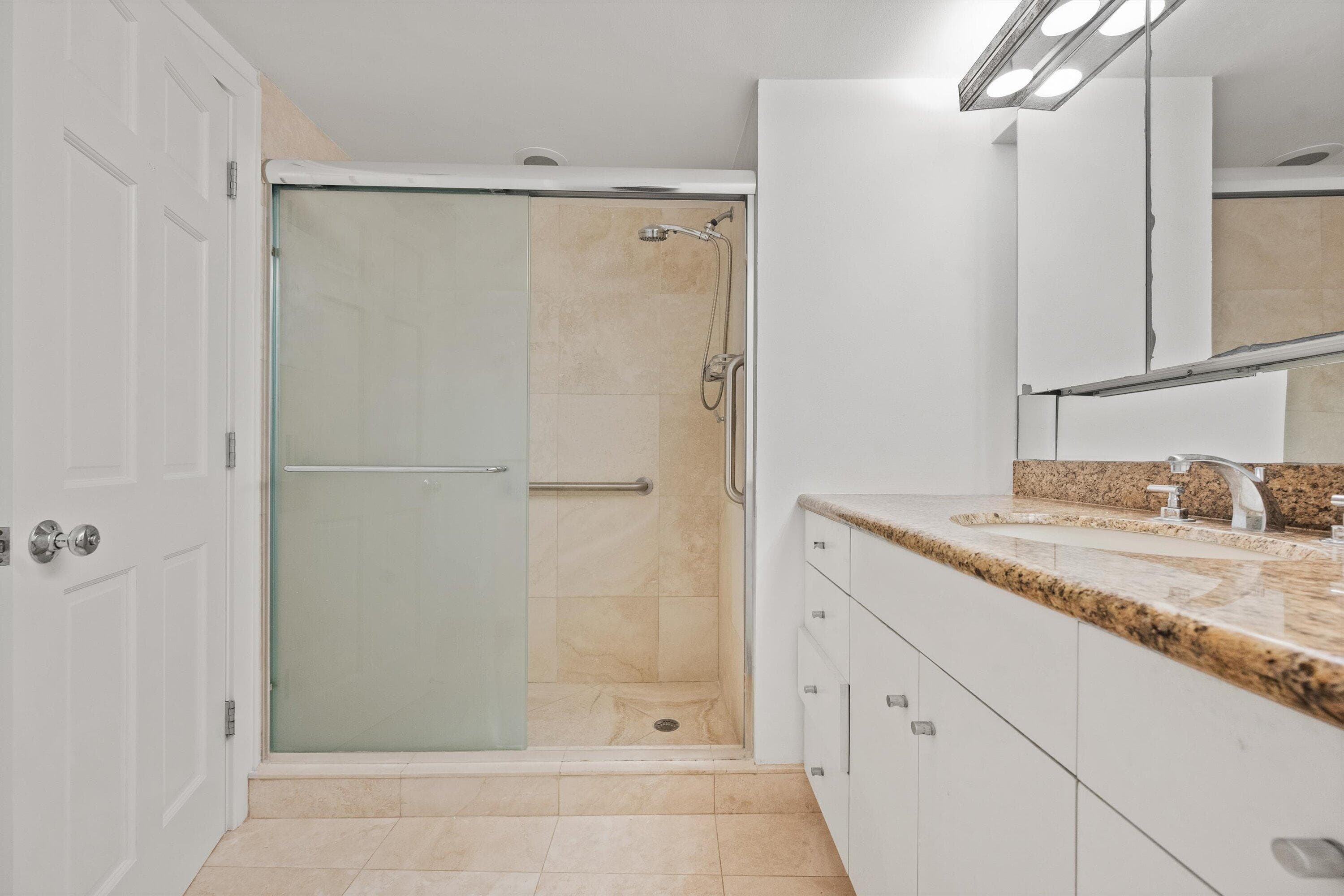 369 S Lake Drive 2e, Palm Beach, FL 33480 — photo 15 of 25