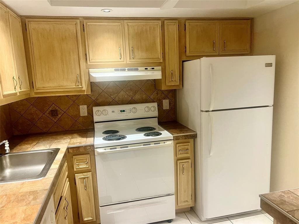 2800 NW 47th Terrace 106b, Lauderdale Lakes, FL 33313 — photo 9 of 47