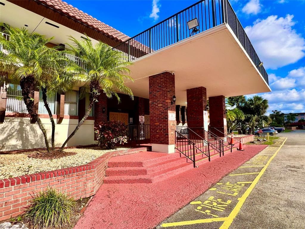 2800 NW 47th Terrace 106b, Lauderdale Lakes, FL 33313 — photo 36 of 47