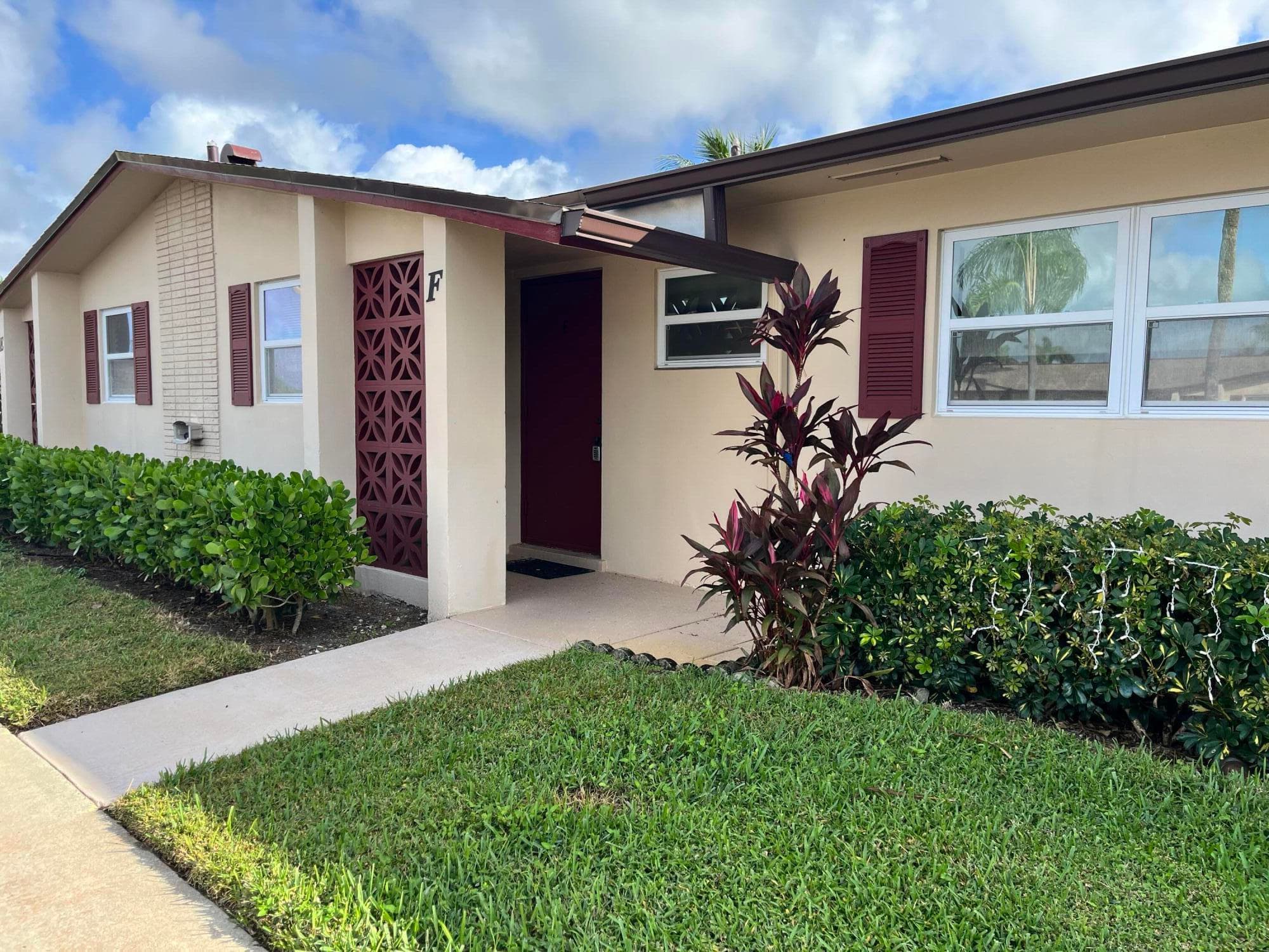 2980 Crosley Drive E F, West Palm Beach, FL 33415 — photo 1 of 9