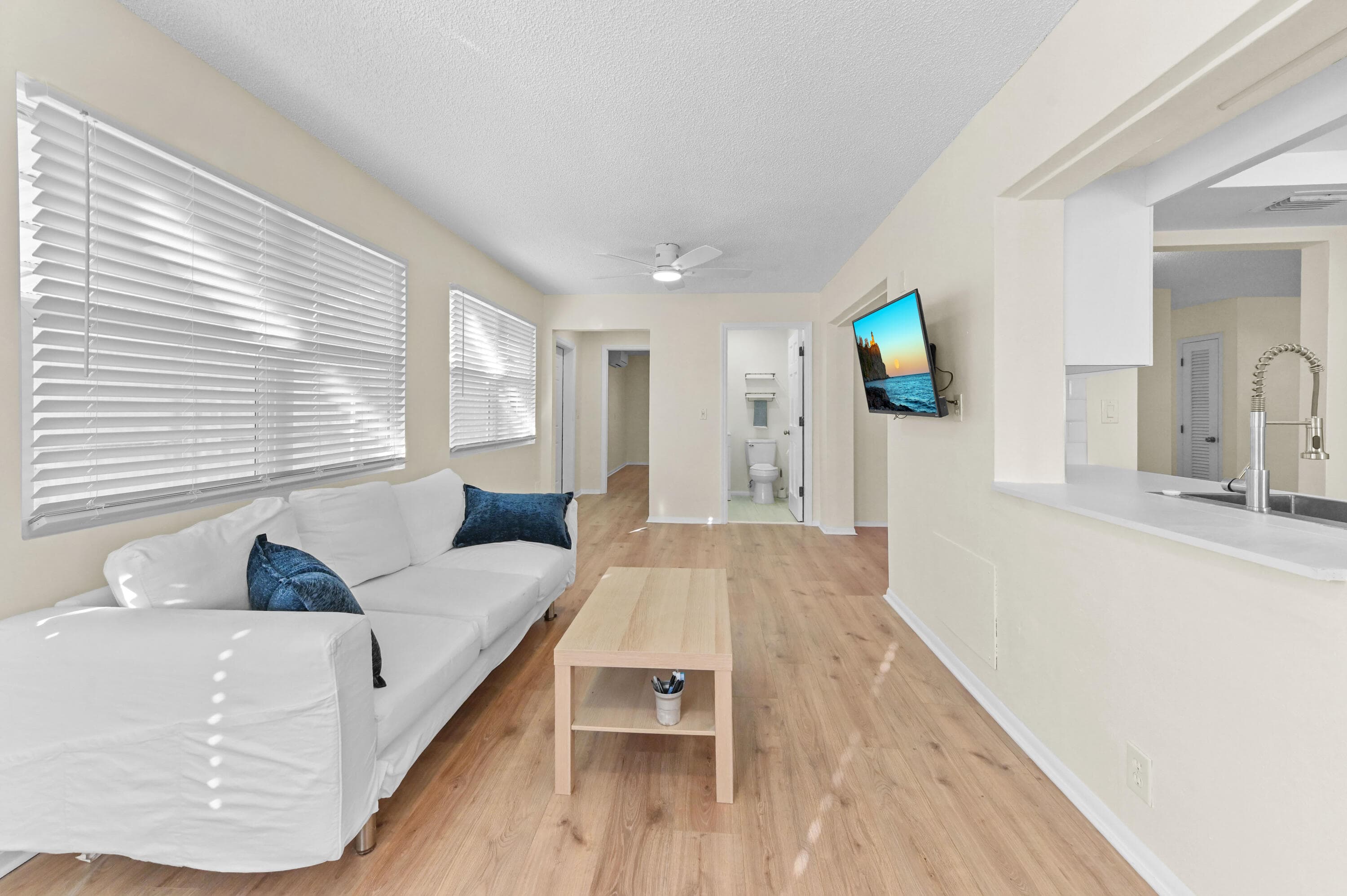 3051 NW 2nd Avenue, Pompano Beach, FL 33064 — photo 11 of 36