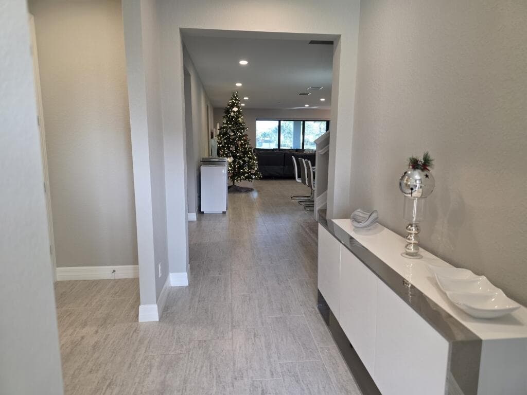 527 SE Vallarta Drive, Port St. Lucie, FL 34984 — photo 4 of 59