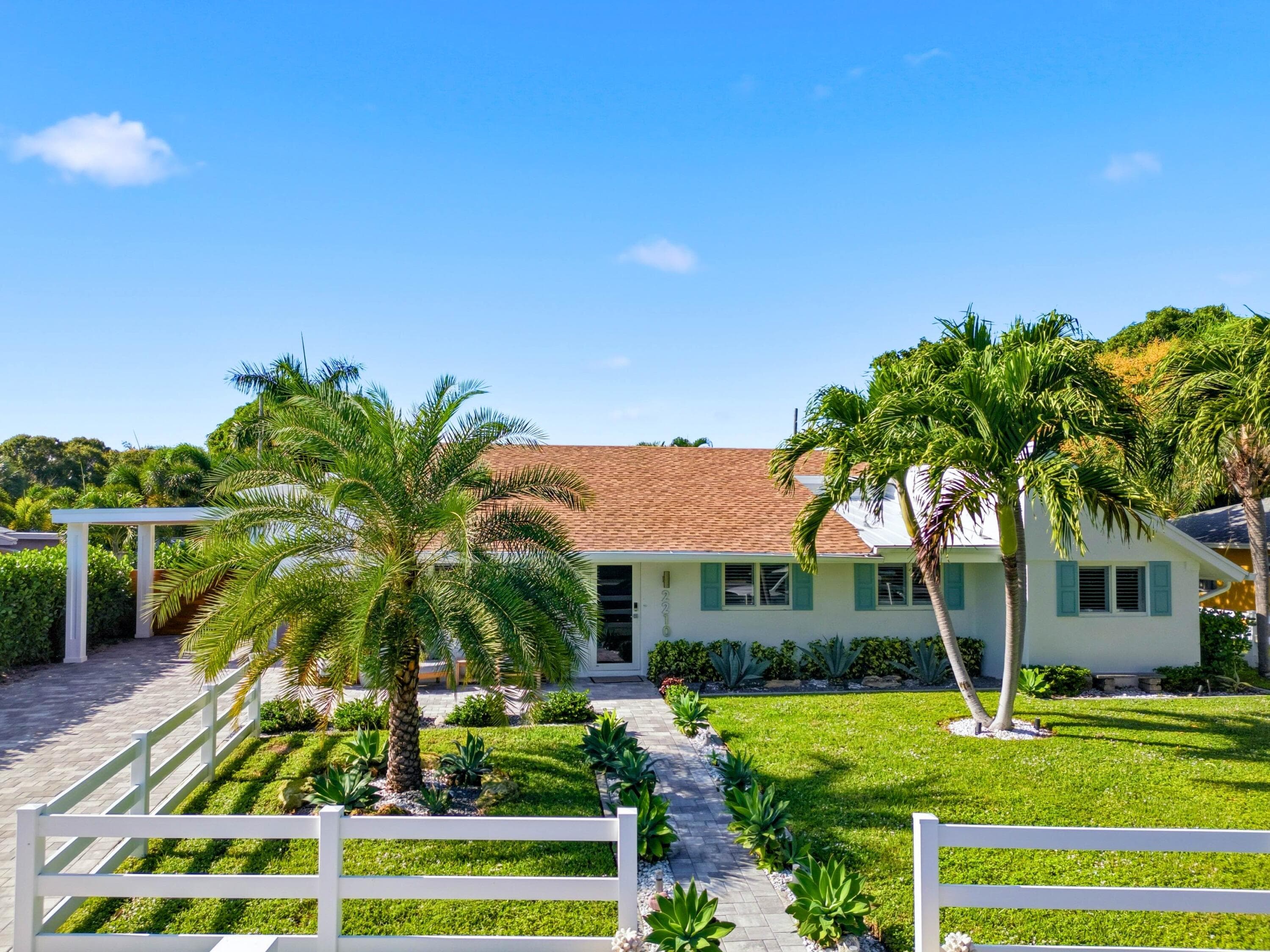 2210 NE 3rd Ave Avenue, Delray Beach, FL 33444 — photo 7 of 68