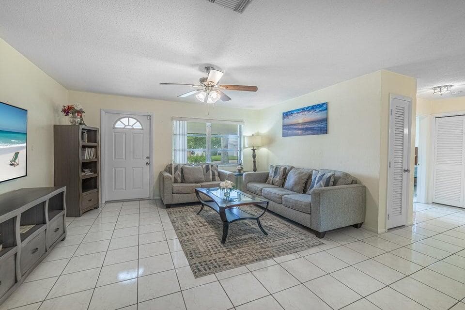 135 NW 14th Street, Boynton Beach, FL 33426 — photo 9 of 42