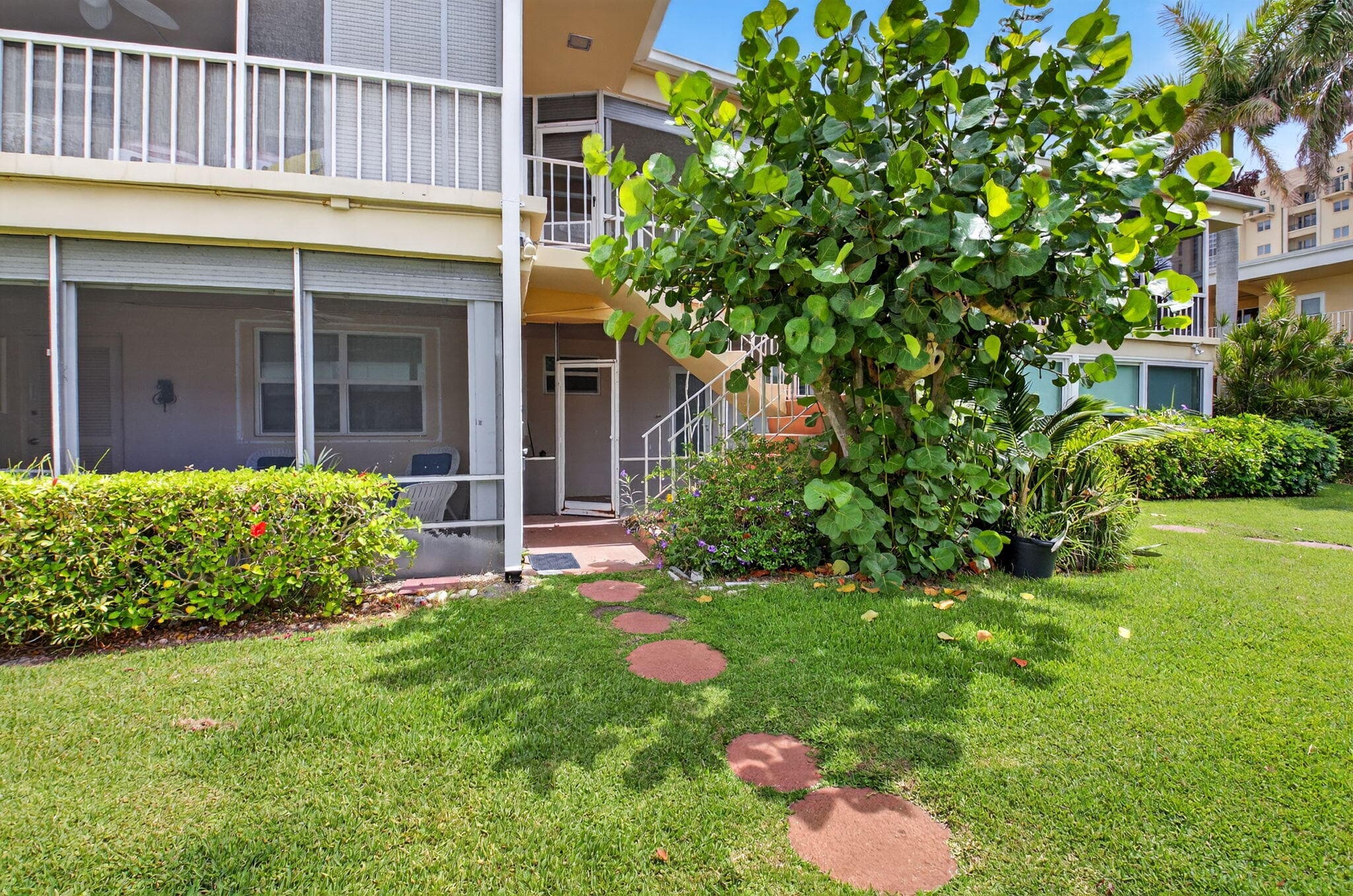 930 Osceola Drive 8, Boca Raton, FL 33432 — photo 22 of 33