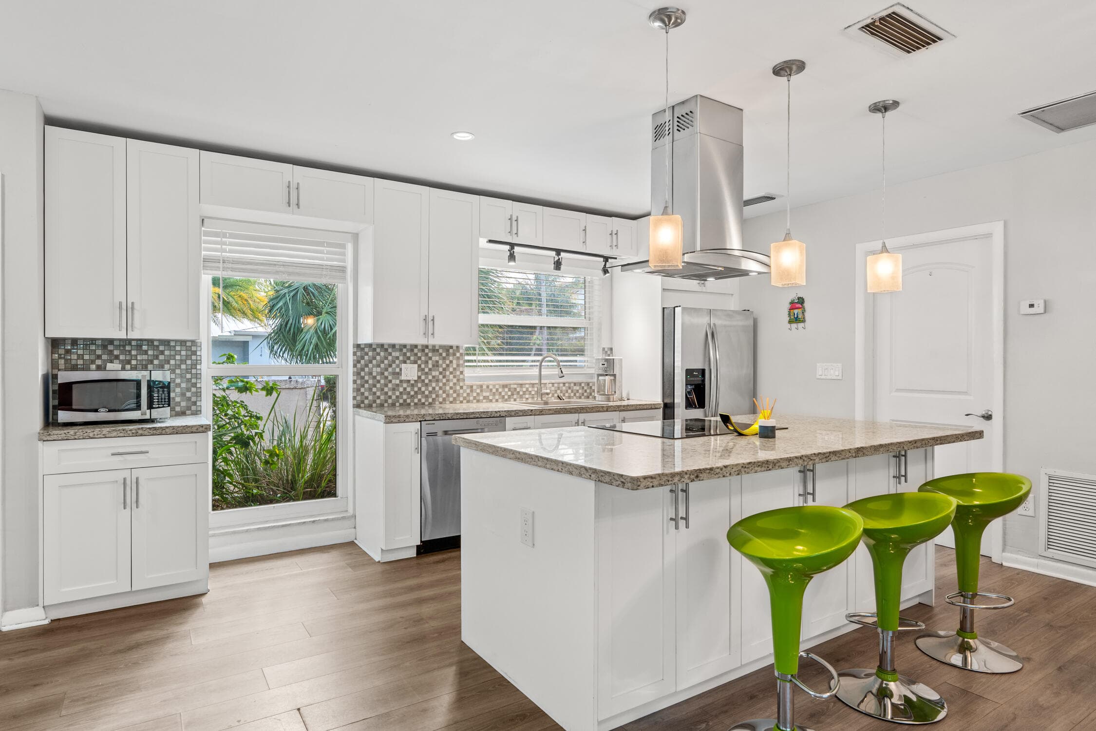 113 Park Lane E, Hypoluxo, FL 33462 — photo 4 of 36