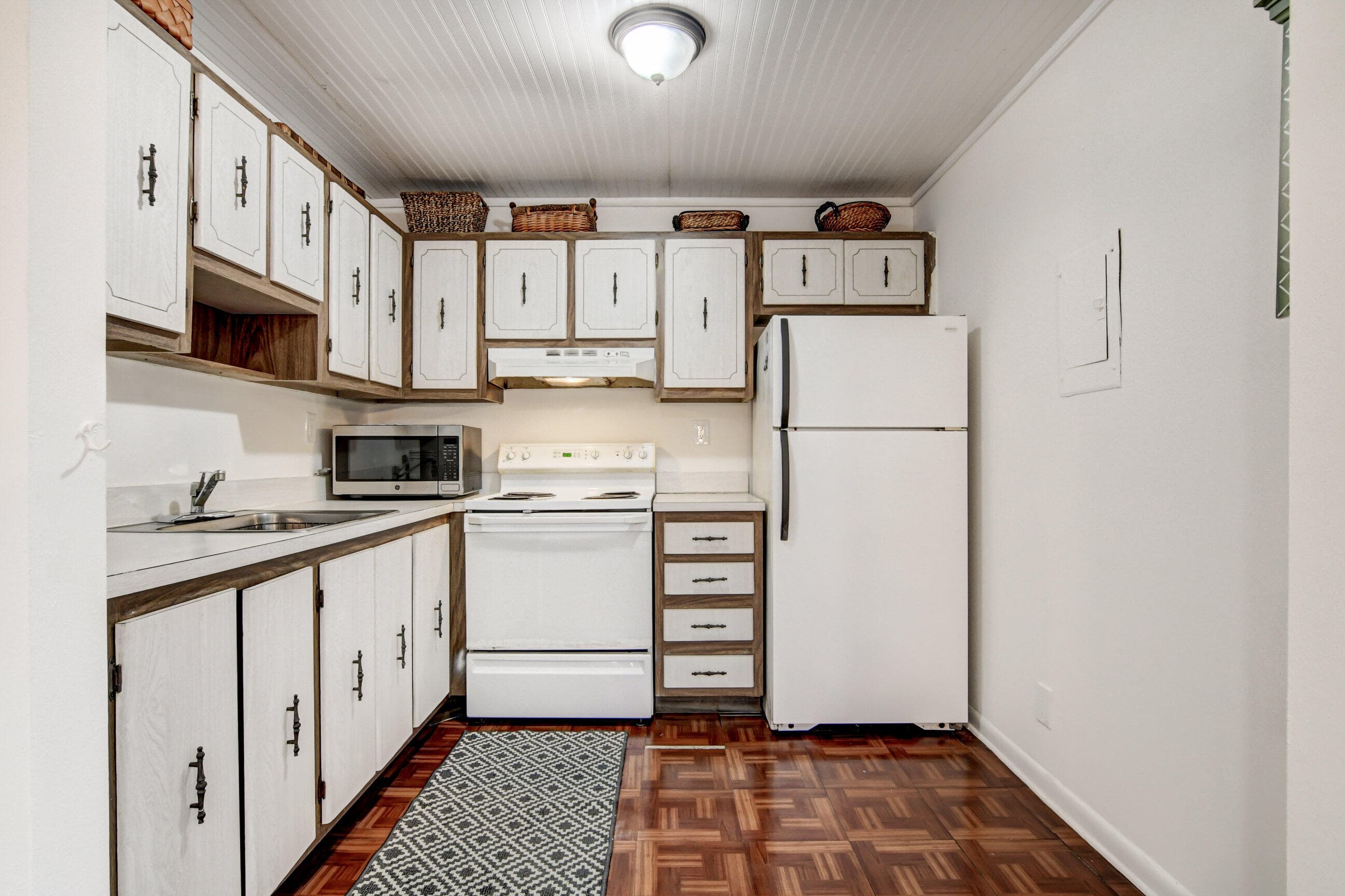 42 Burgundy A A, Delray Beach, FL 33484 — photo 13 of 39