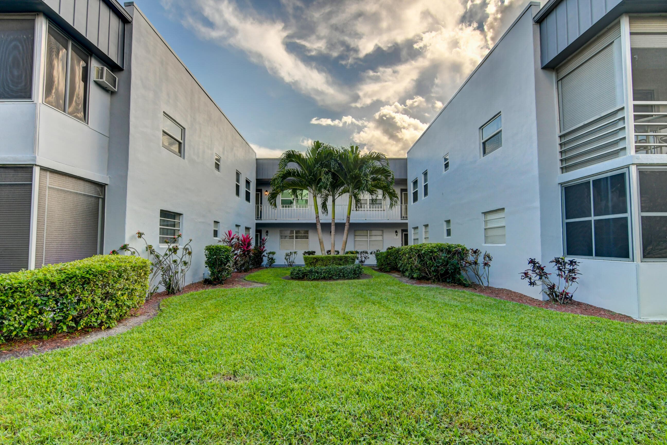 42 Burgundy A A, Delray Beach, FL 33484 — photo 36 of 39