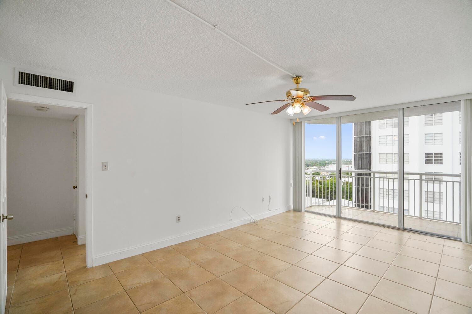 18051 Biscayne Boulevard 1504, Aventura, FL 33160 — photo 22 of 92