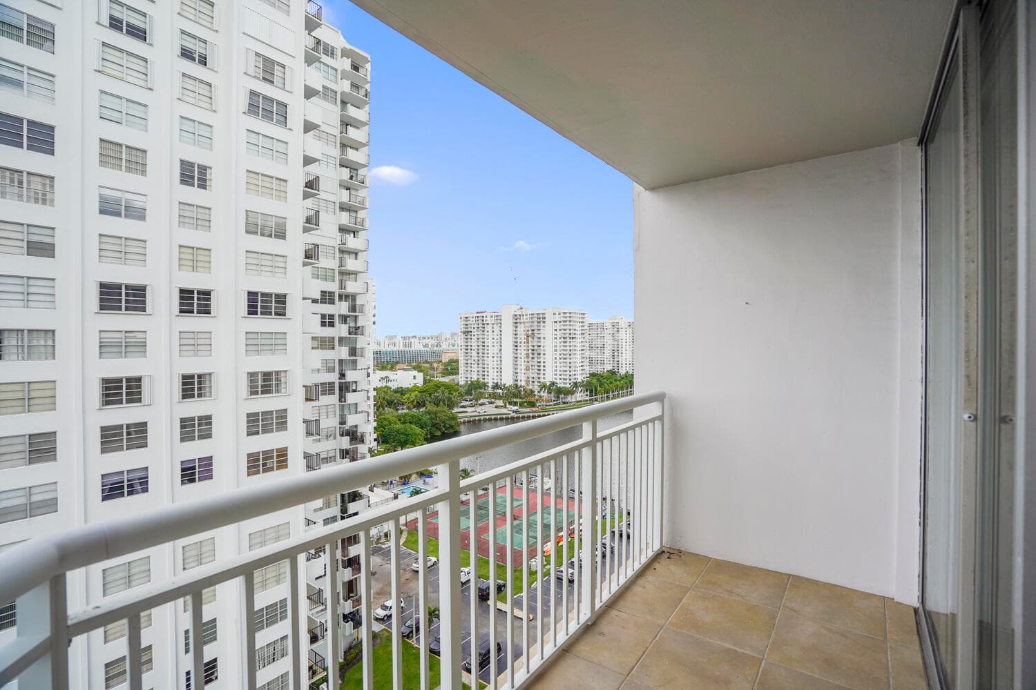 18051 Biscayne Boulevard 1504, Aventura, FL 33160 — photo 25 of 92