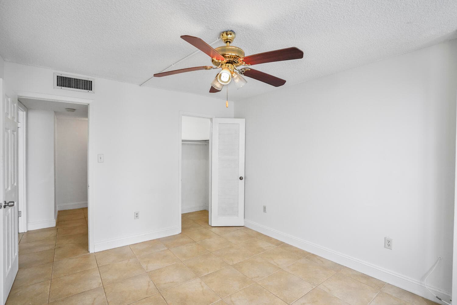 18051 Biscayne Boulevard 1504, Aventura, FL 33160 — photo 28 of 92