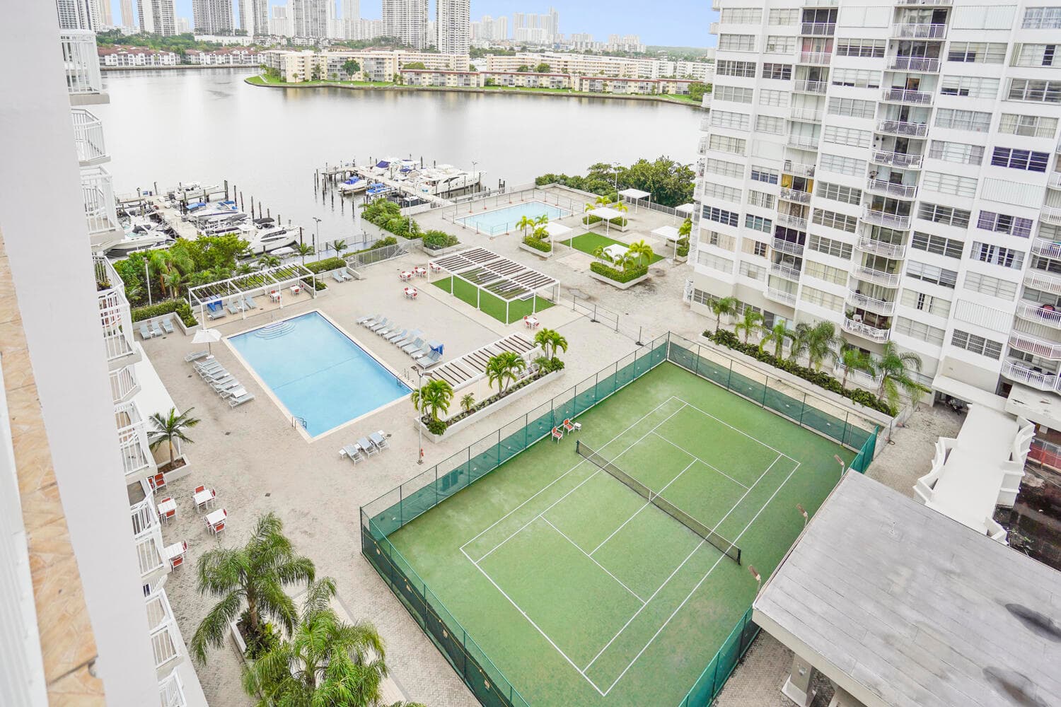 18051 Biscayne Boulevard 1504, Aventura, FL 33160 — photo 45 of 92