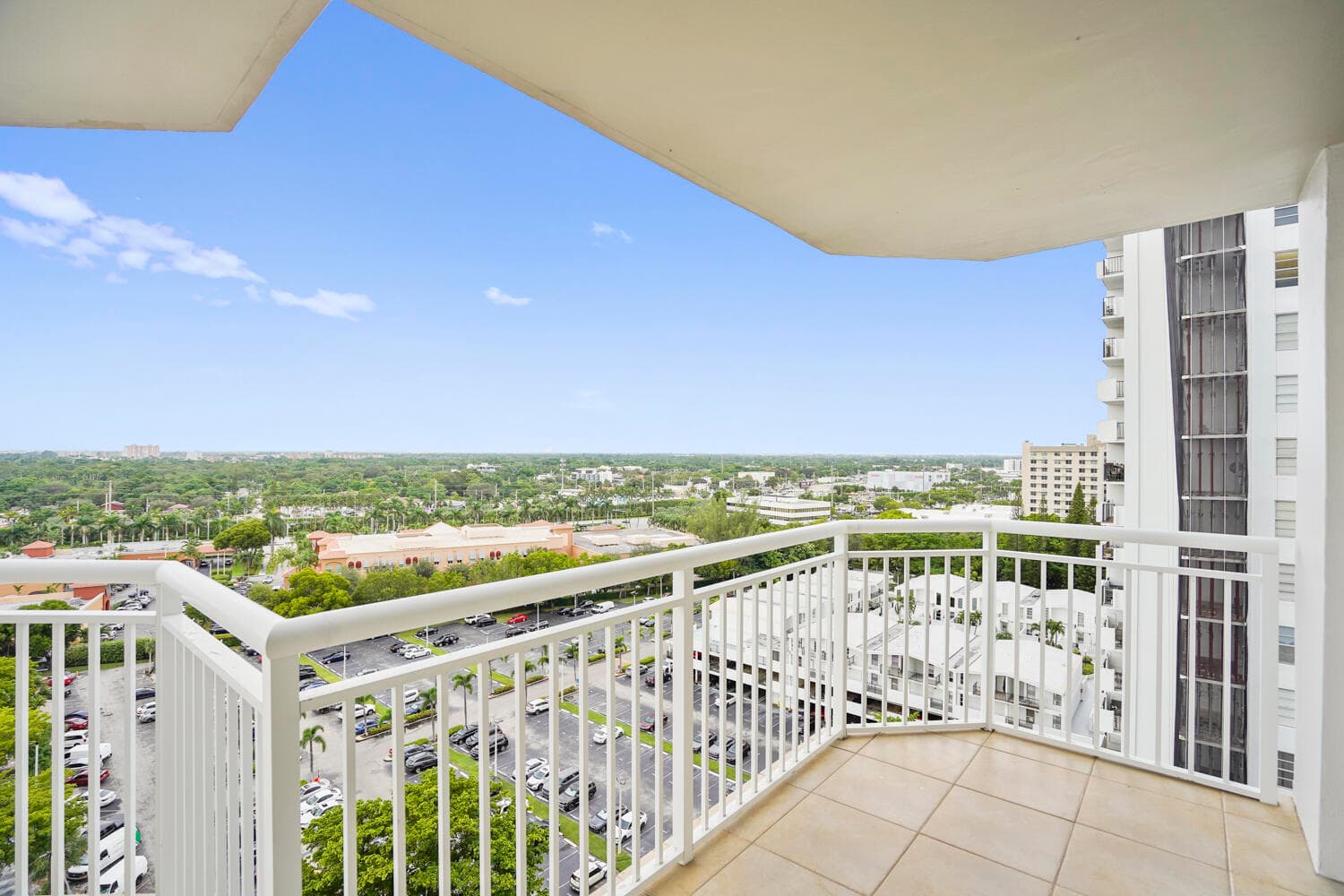 18051 Biscayne Boulevard 1504, Aventura, FL 33160 — photo 60 of 92