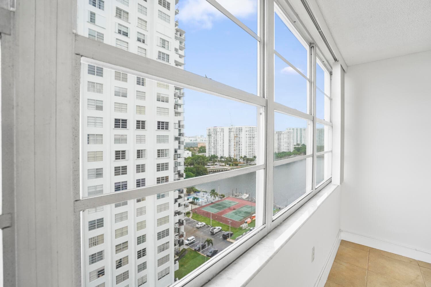 18051 Biscayne Boulevard 1504, Aventura, FL 33160 — photo 66 of 92