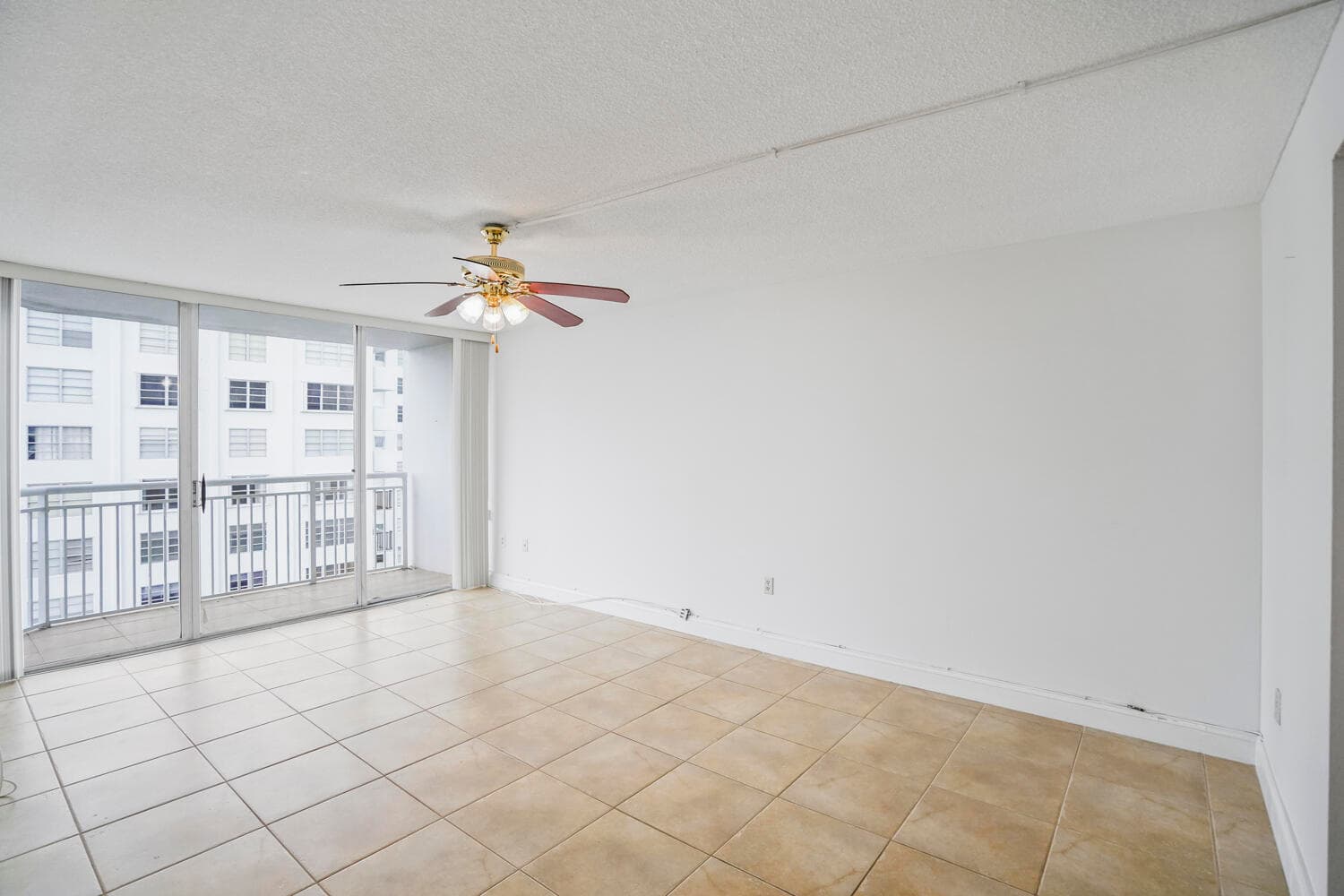 18051 Biscayne Boulevard 1504, Aventura, FL 33160 — photo 67 of 92