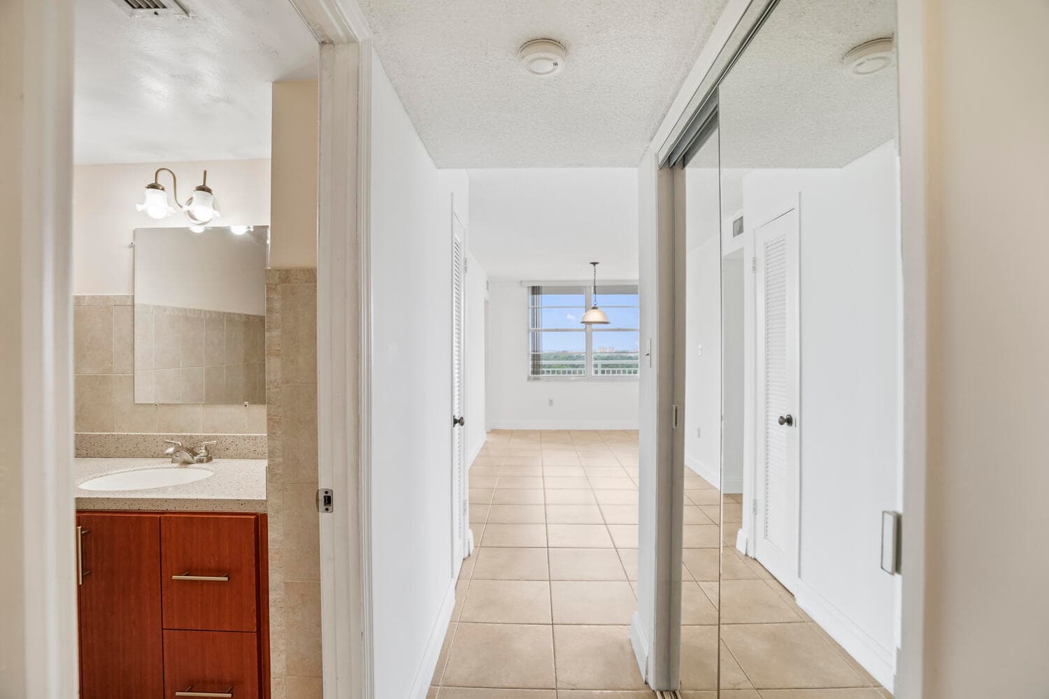 18051 Biscayne Boulevard 1504, Aventura, FL 33160 — photo 76 of 92