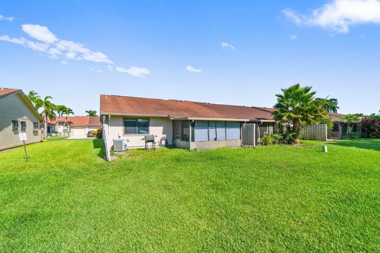 18 Winchmore Lane, Boynton Beach, FL 33426 — photo 26 of 30