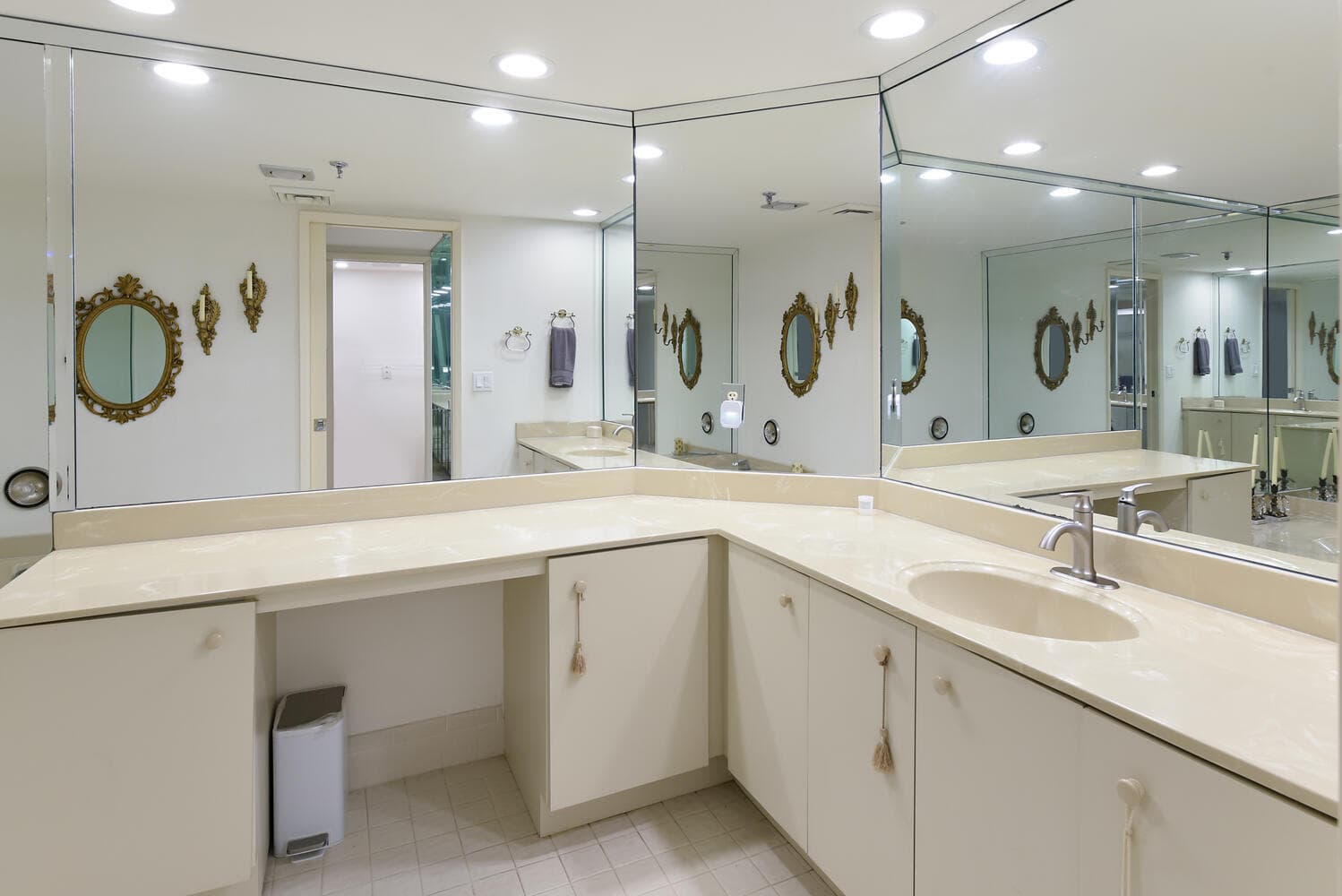 2427 Presidential Way 204, West Palm Beach, FL 33401 — photo 13 of 35