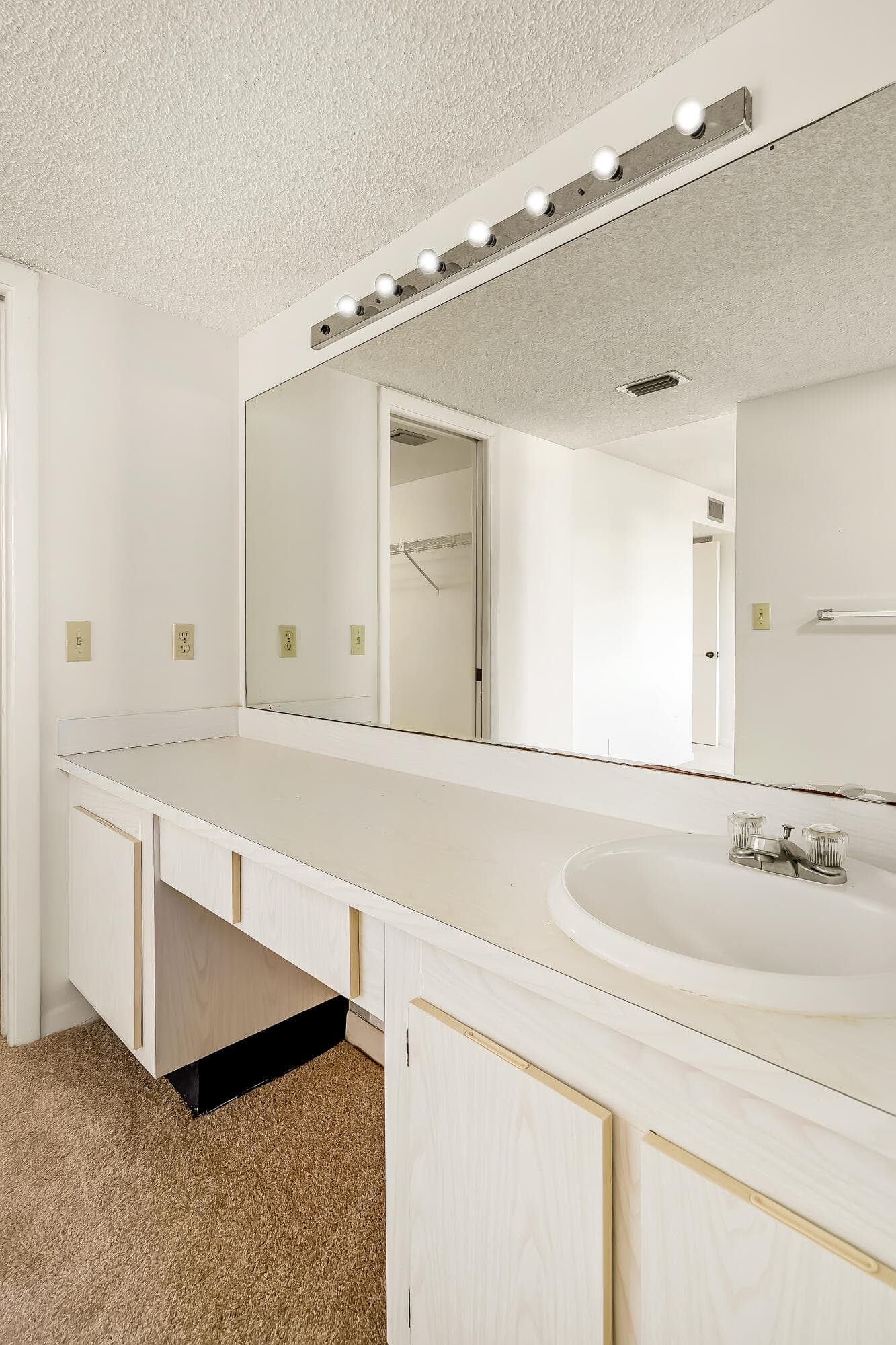 8030 Hampton Boulevard 502, North Lauderdale, FL 33068 — photo 30 of 51