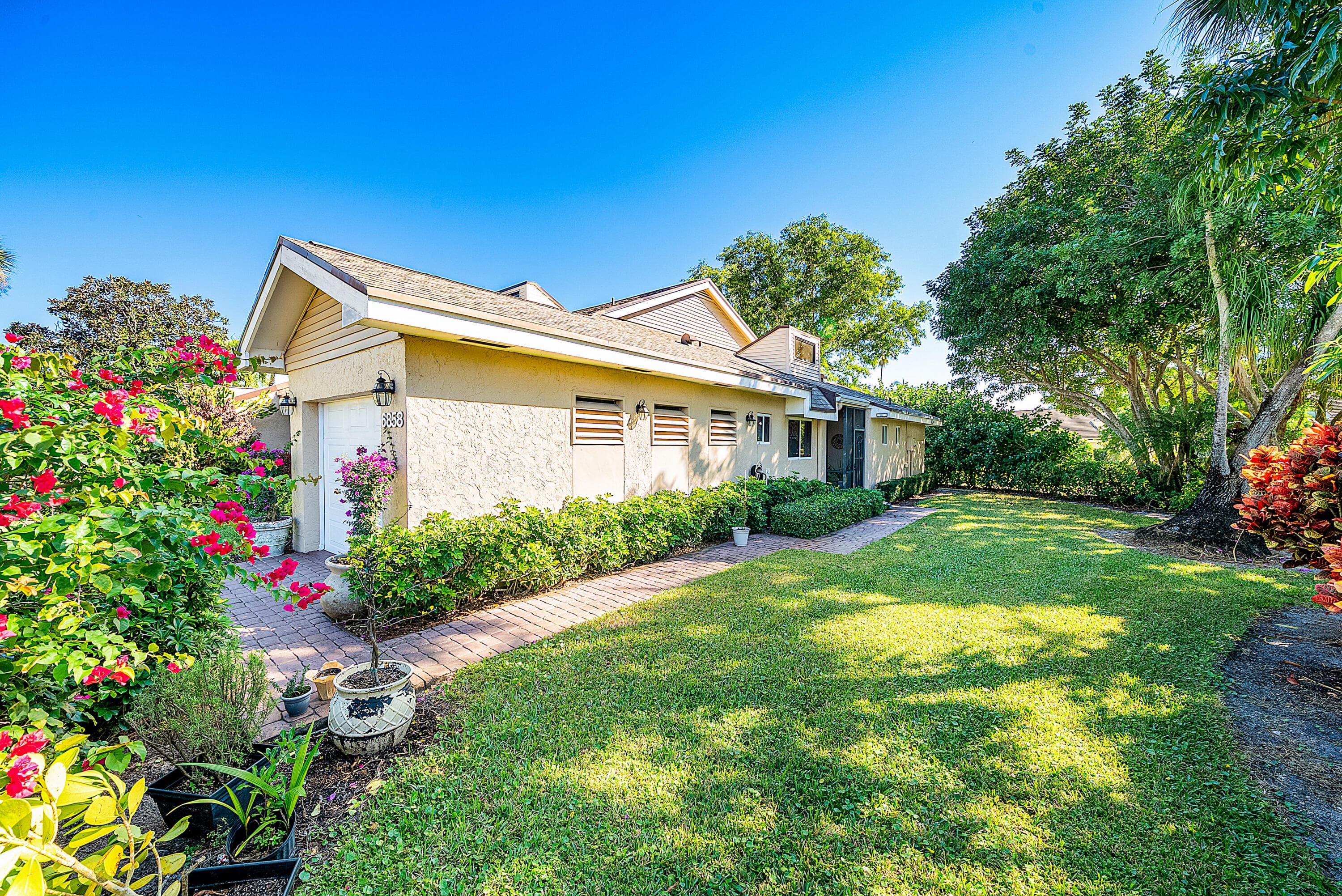 6858 Fountains Circle, Lake Worth, FL 33467 — photo 3 of 52