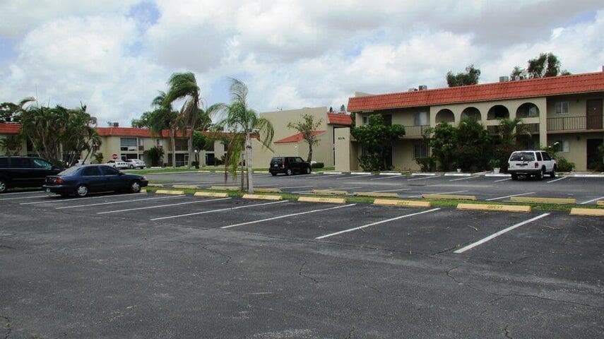 6066 Forest Hill Boulevard 202, West Palm Beach, FL 33415 — photo 11 of 13