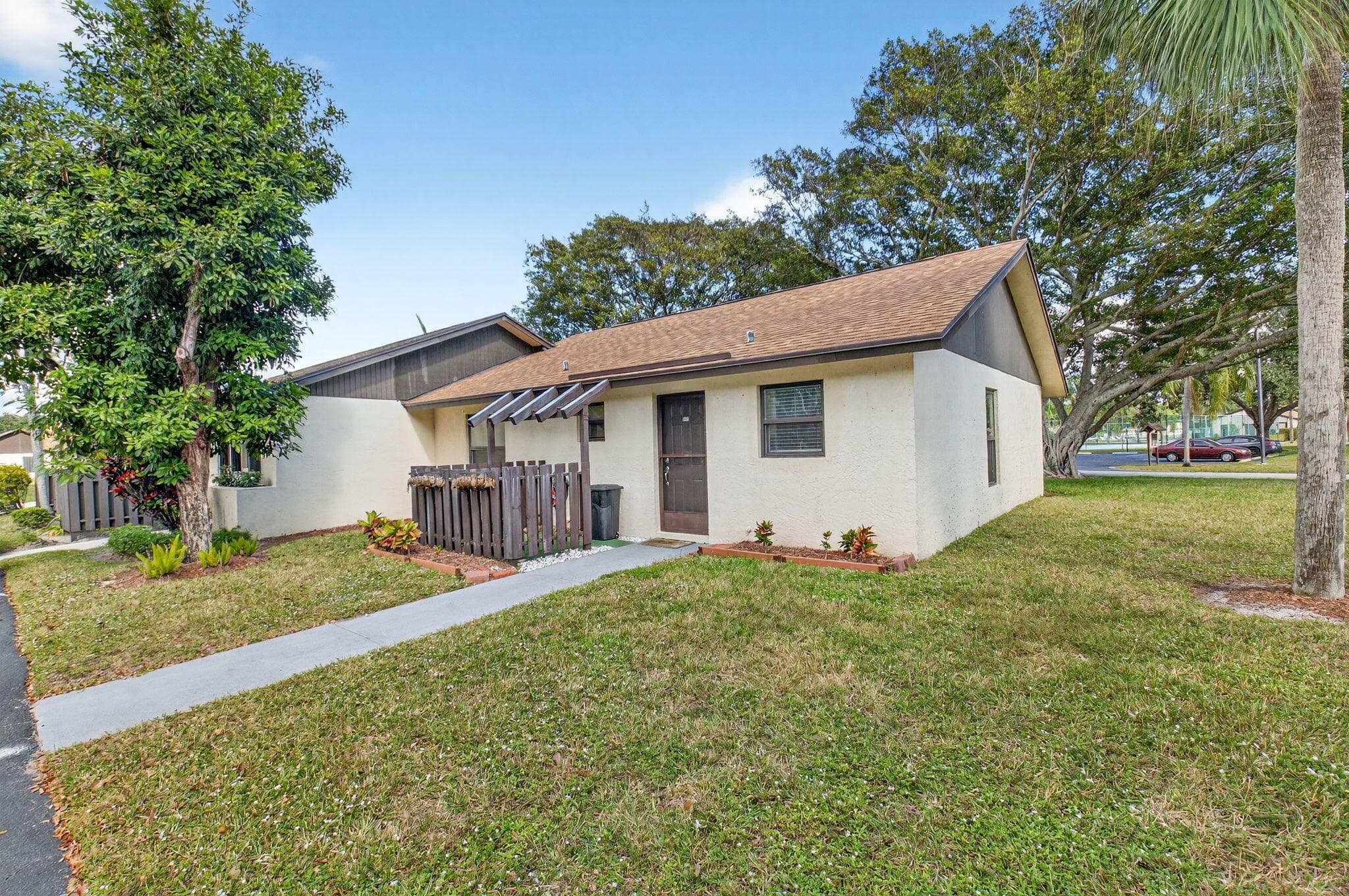 28 Via De Casas Norte 28, Boynton Beach, FL 33426 — photo 3 of 48