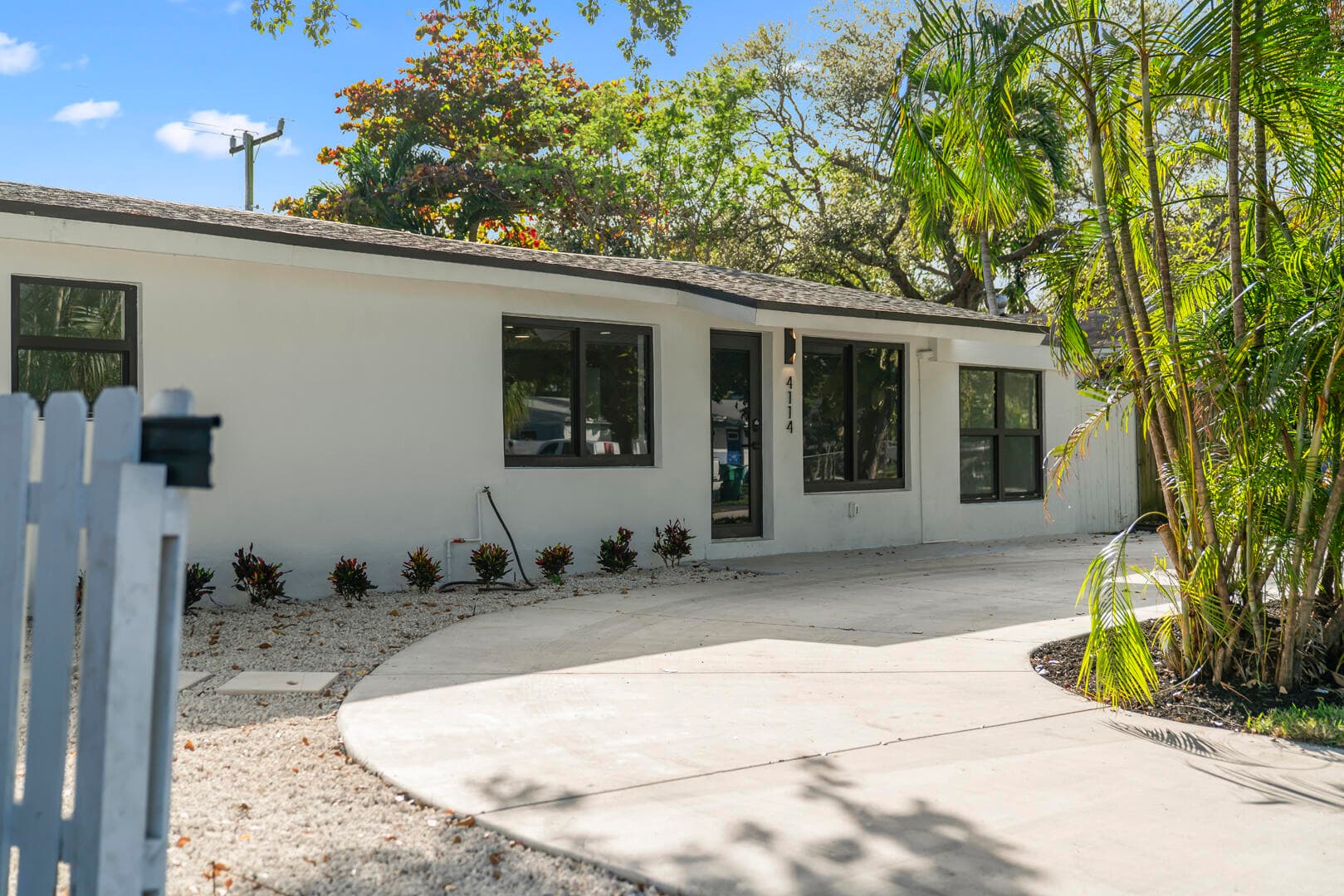 4114 SW 49th Court, Dania Beach, FL 33314 — photo 3 of 31
