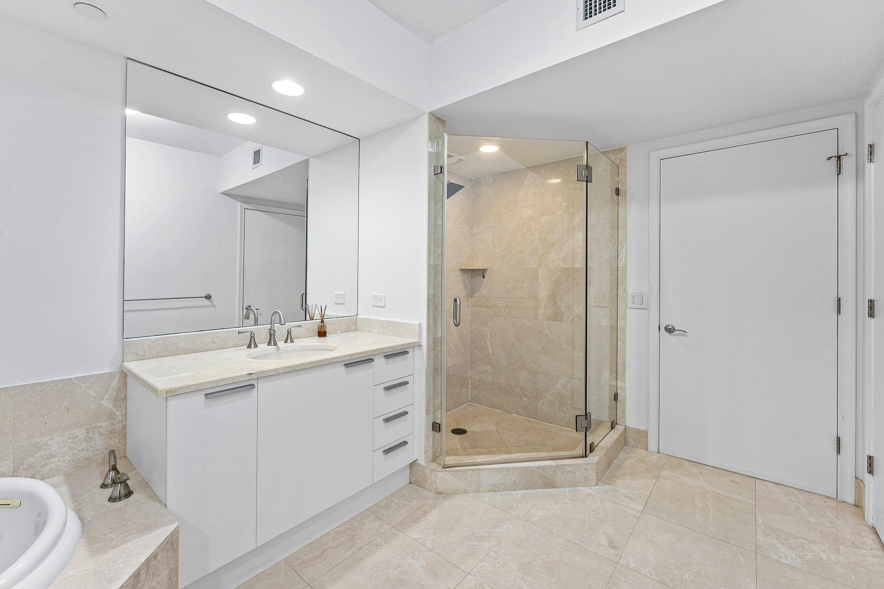 2640 Lake Shore Drive 614, Riviera Beach, FL 33404 — photo 26 of 63