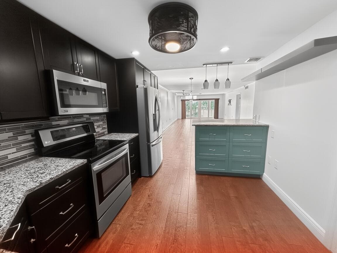 145 Atlantis Boulevard 302, Atlantis, FL 33462 — photo 3 of 19