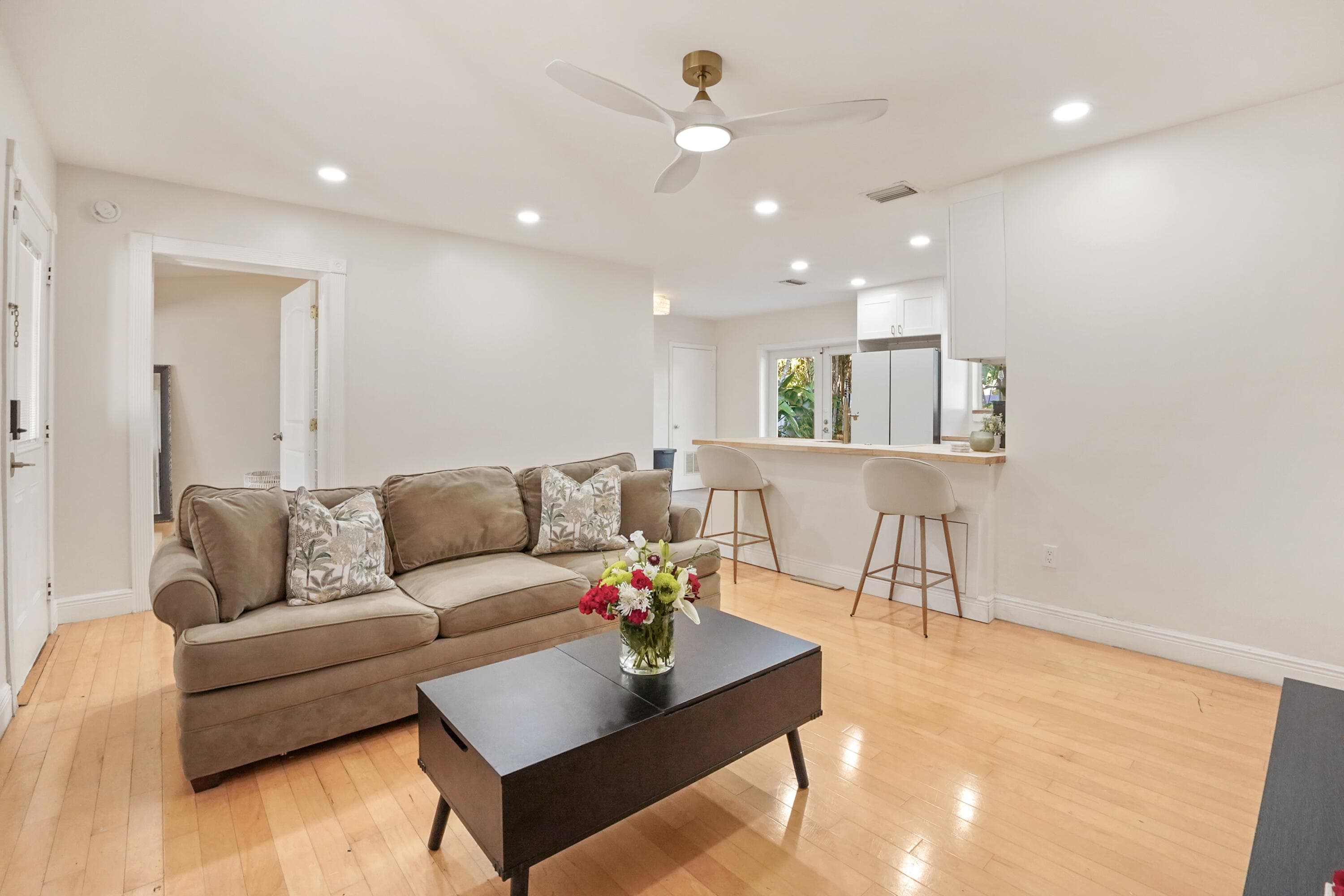 1401 NE 14th Street, Fort Lauderdale, FL 33304 — photo 4 of 36