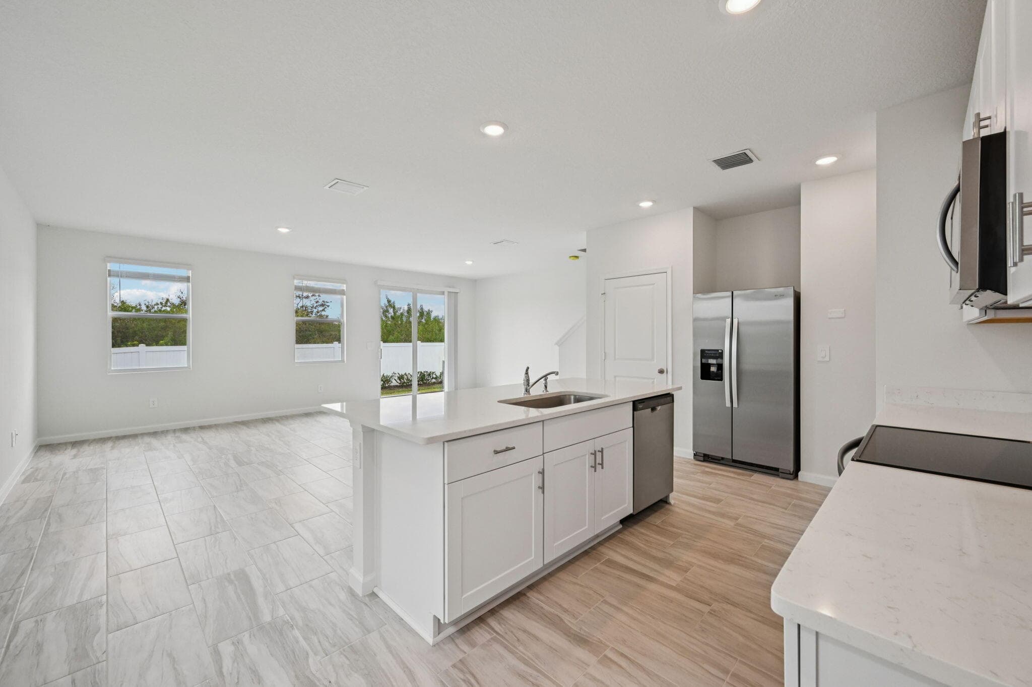 568 Salisbury Circle, Fort Pierce, FL 34982 — photo 11 of 32