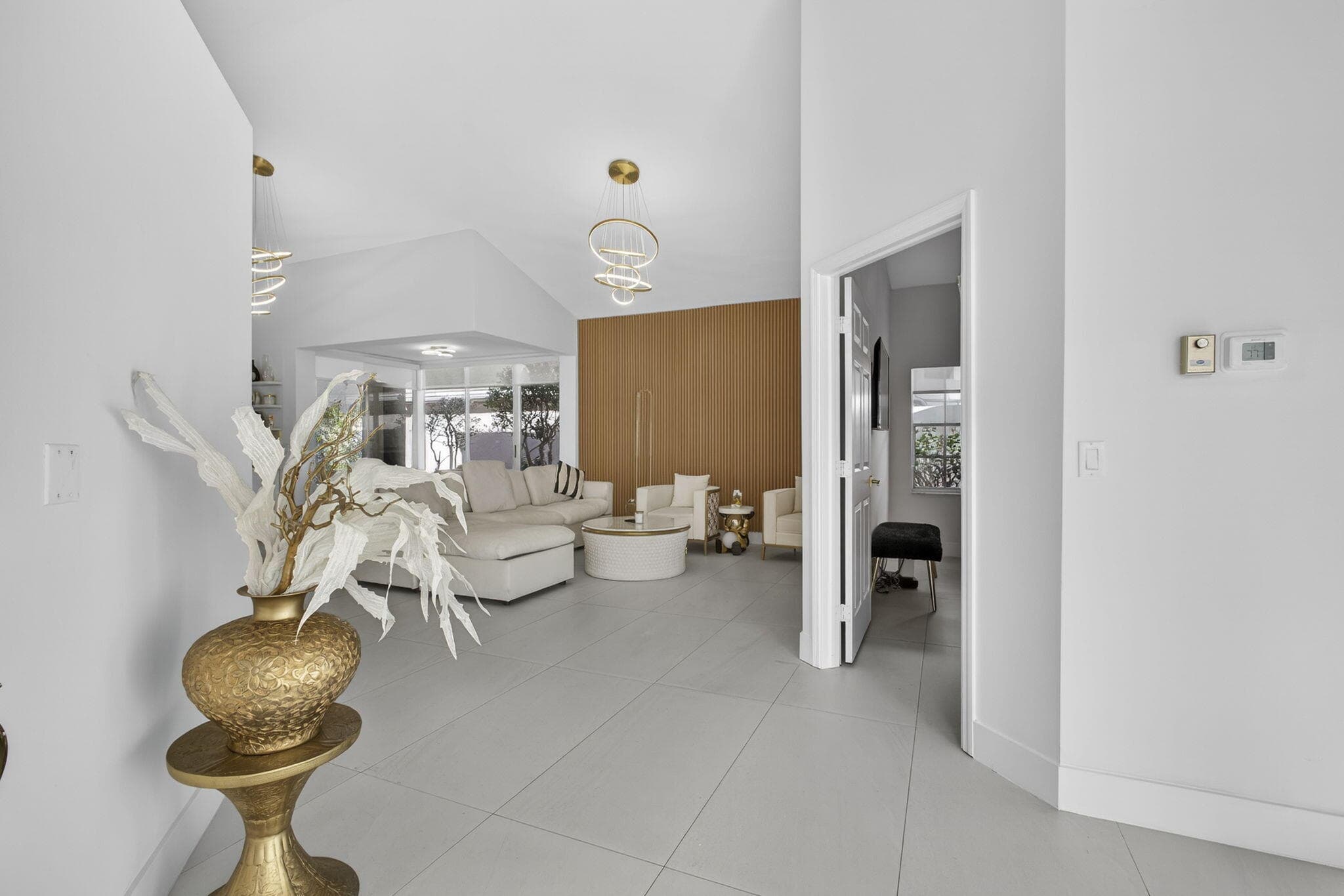 18 Selby Lane, Palm Beach Gardens, FL 33418 — photo 9 of 82