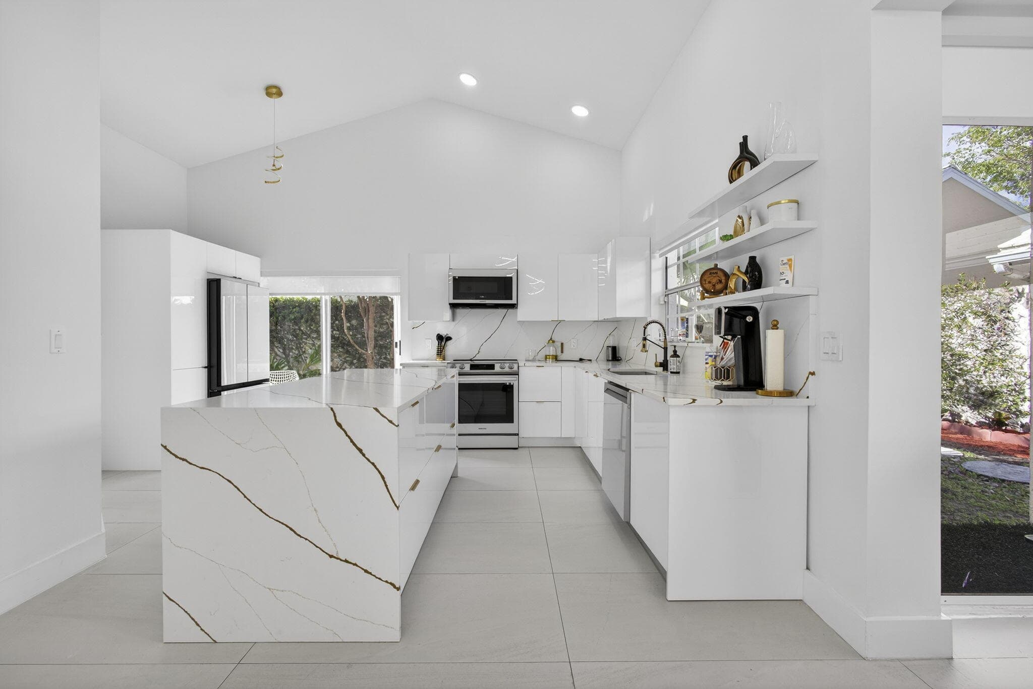 18 Selby Lane, Palm Beach Gardens, FL 33418 — photo 19 of 82