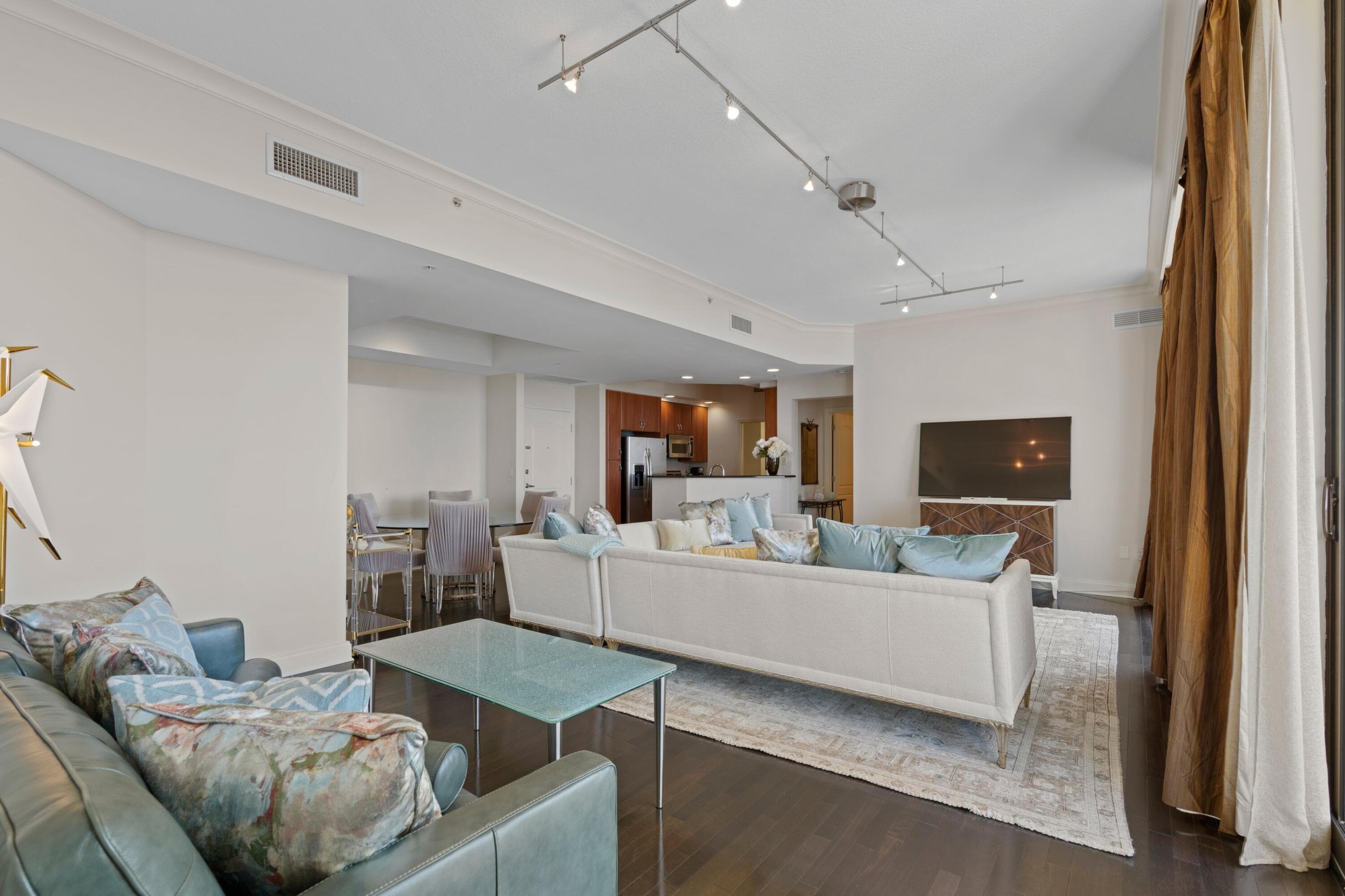 801 S Olive Avenue 1402, West Palm Beach, FL 33401 — photo 12 of 24