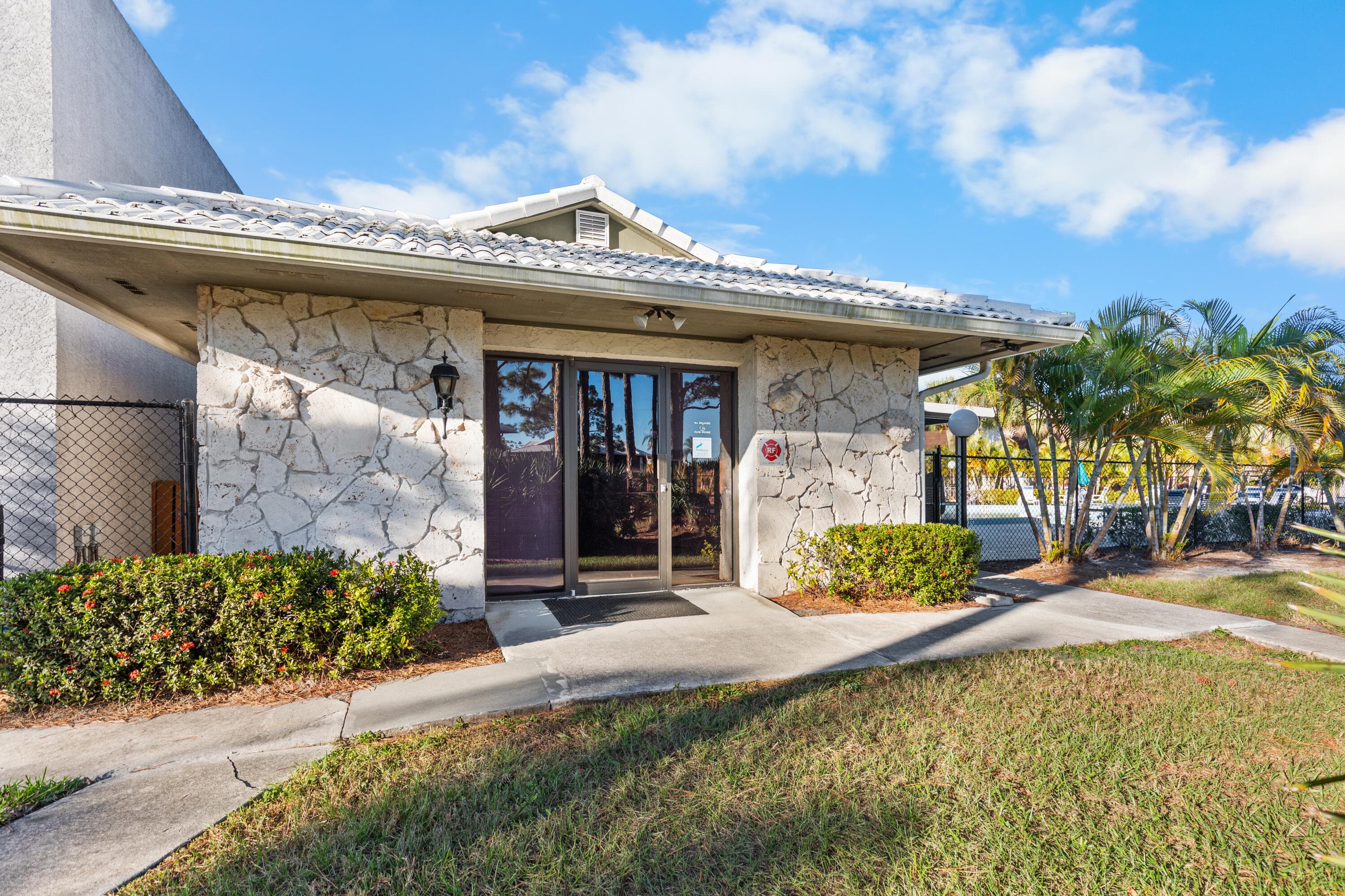 2302 SE Round Table Drive B, Port St. Lucie, FL 34952 — photo 39 of 47