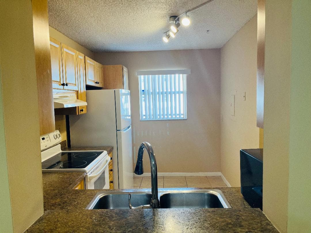 2885 SW 22nd Avenue 106, Delray Beach, FL 33445 — photo 3 of 18
