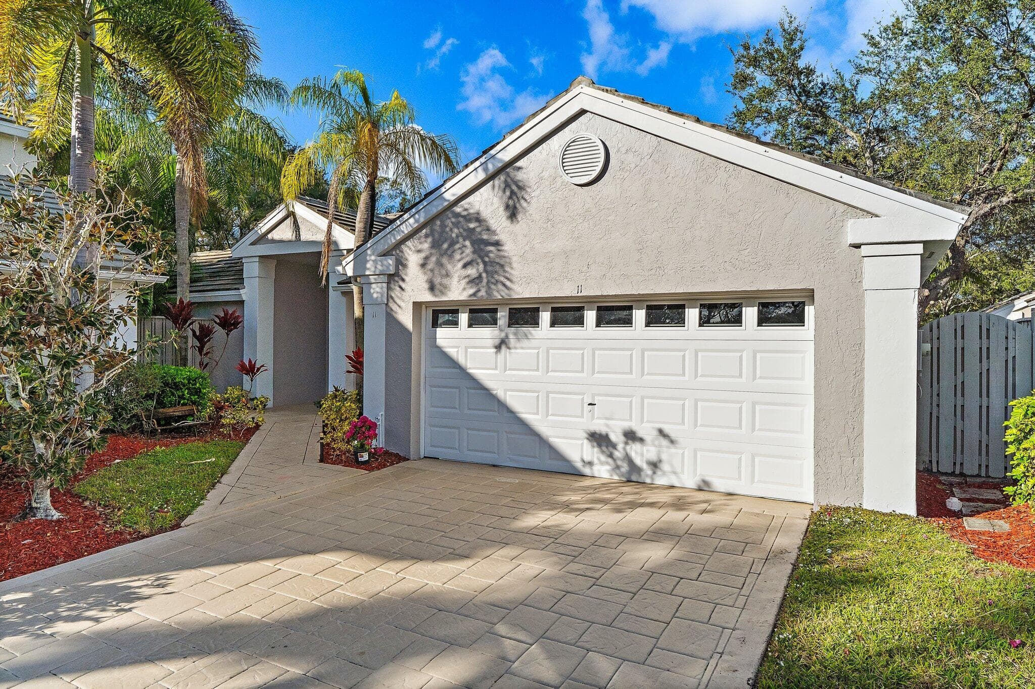11 Admirals Court, Palm Beach Gardens, FL 33418 — photo 1 of 48