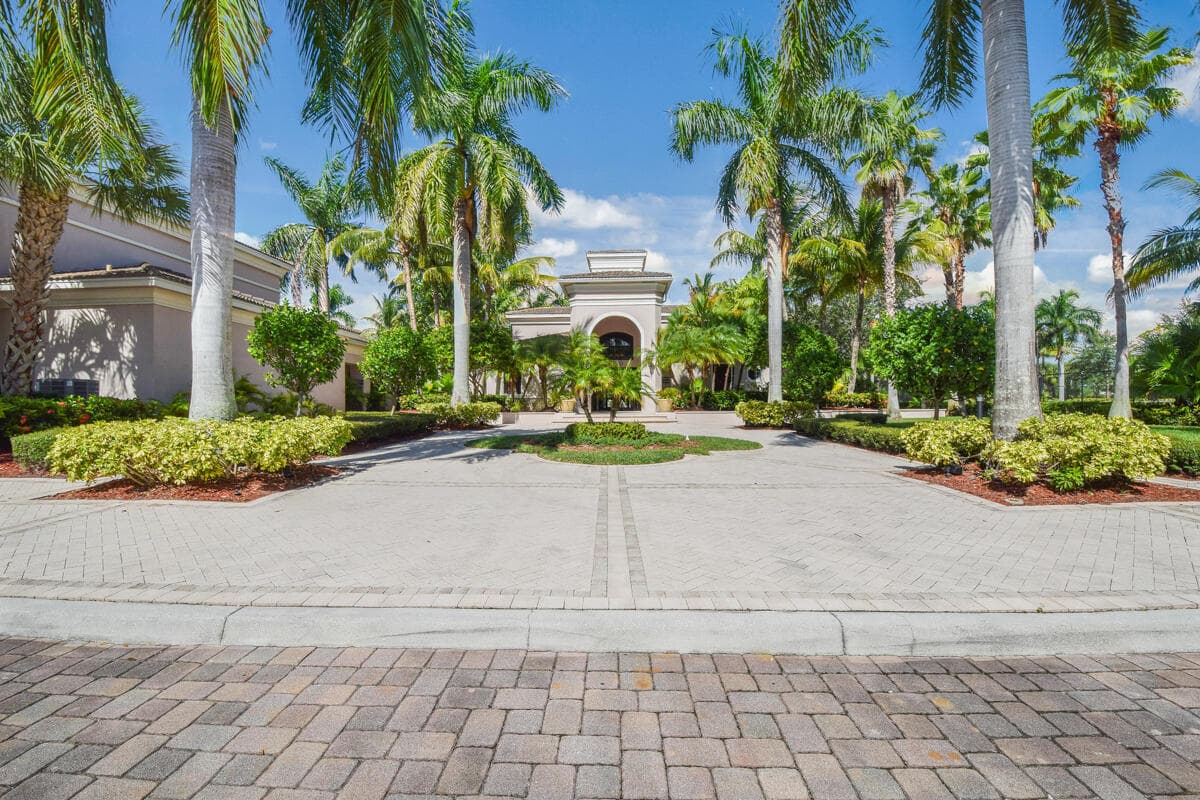 2916 Tuscany Court 104, Palm Beach Gardens, FL 33410 — photo 32 of 41