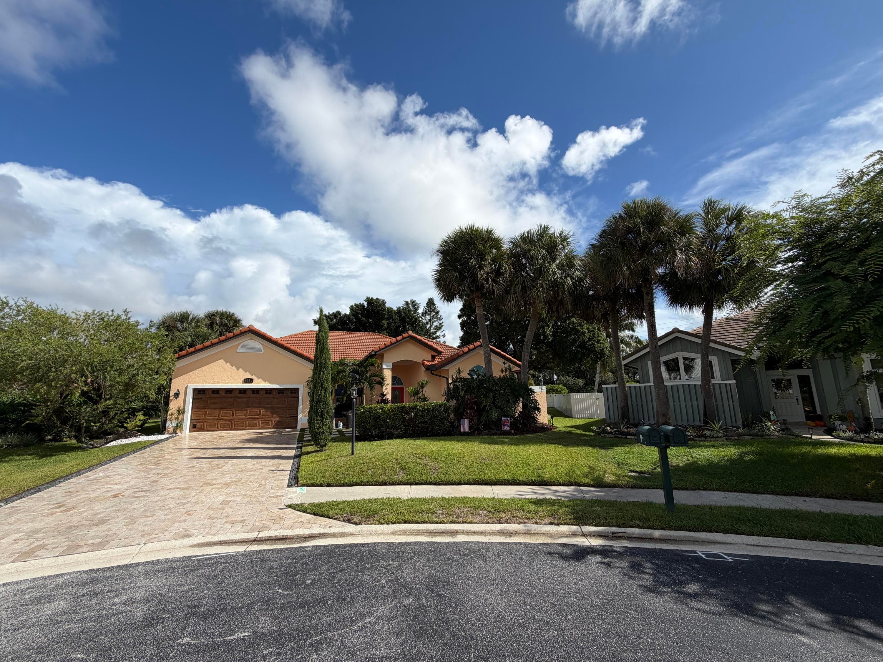 9050 Cypress Hollow Drive, Palm Beach Gardens, FL 33418 — photo 3 of 41