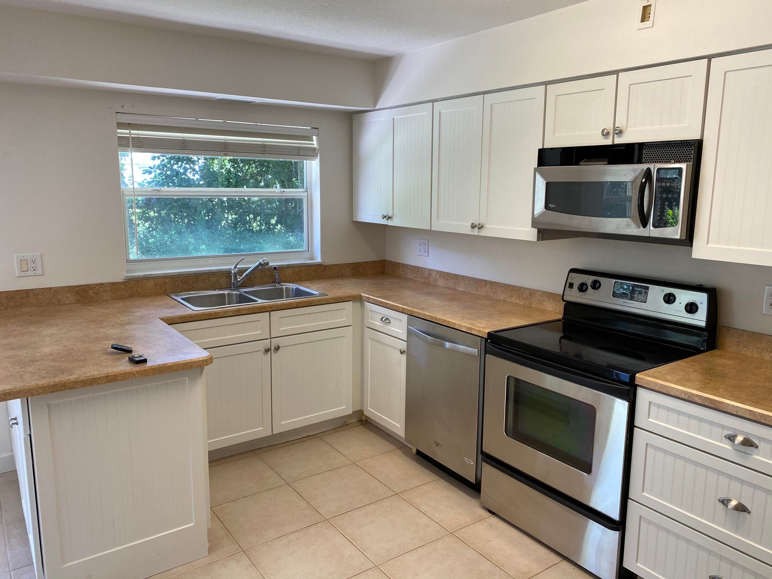 956 Tulip Lane, Vero Beach, FL 32963 — photo 8 of 52