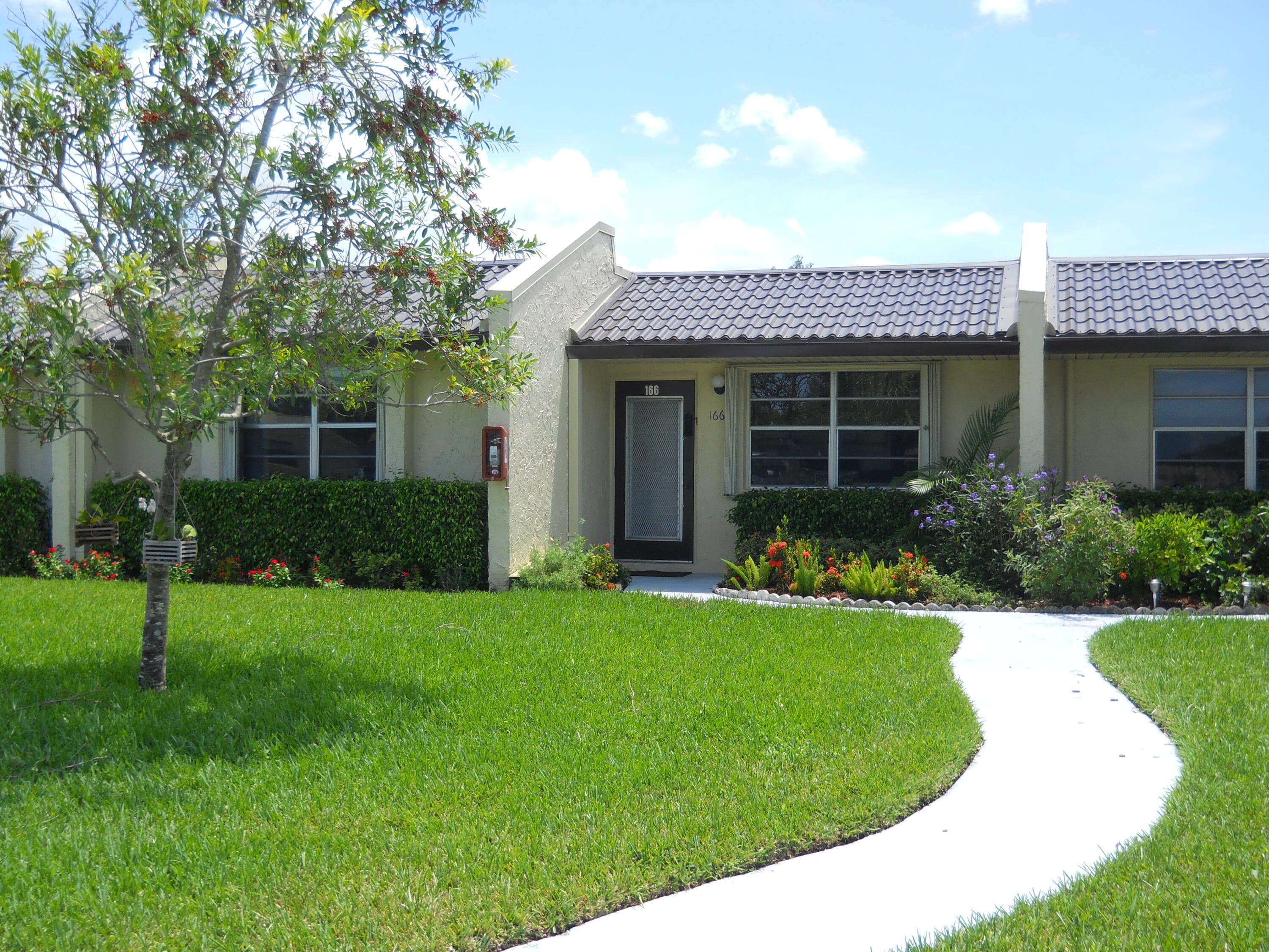 166 Lake Meryl Drive 166, West Palm Beach, FL 33411 — photo 1 of 28