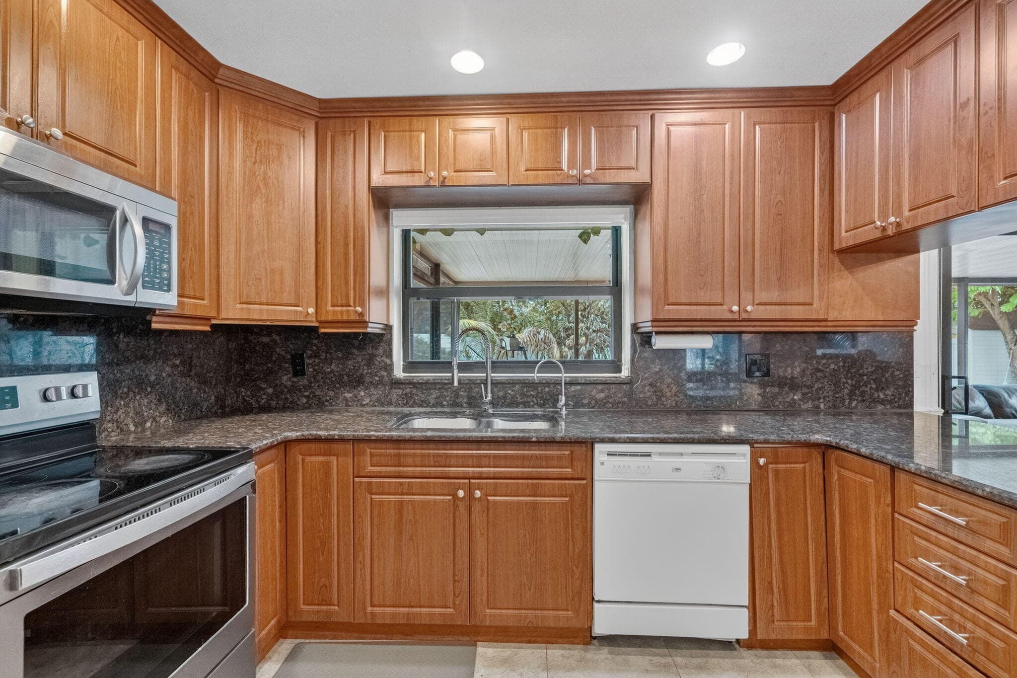 1236 SW 75th Avenue, North Lauderdale, FL 33068 — photo 9 of 22