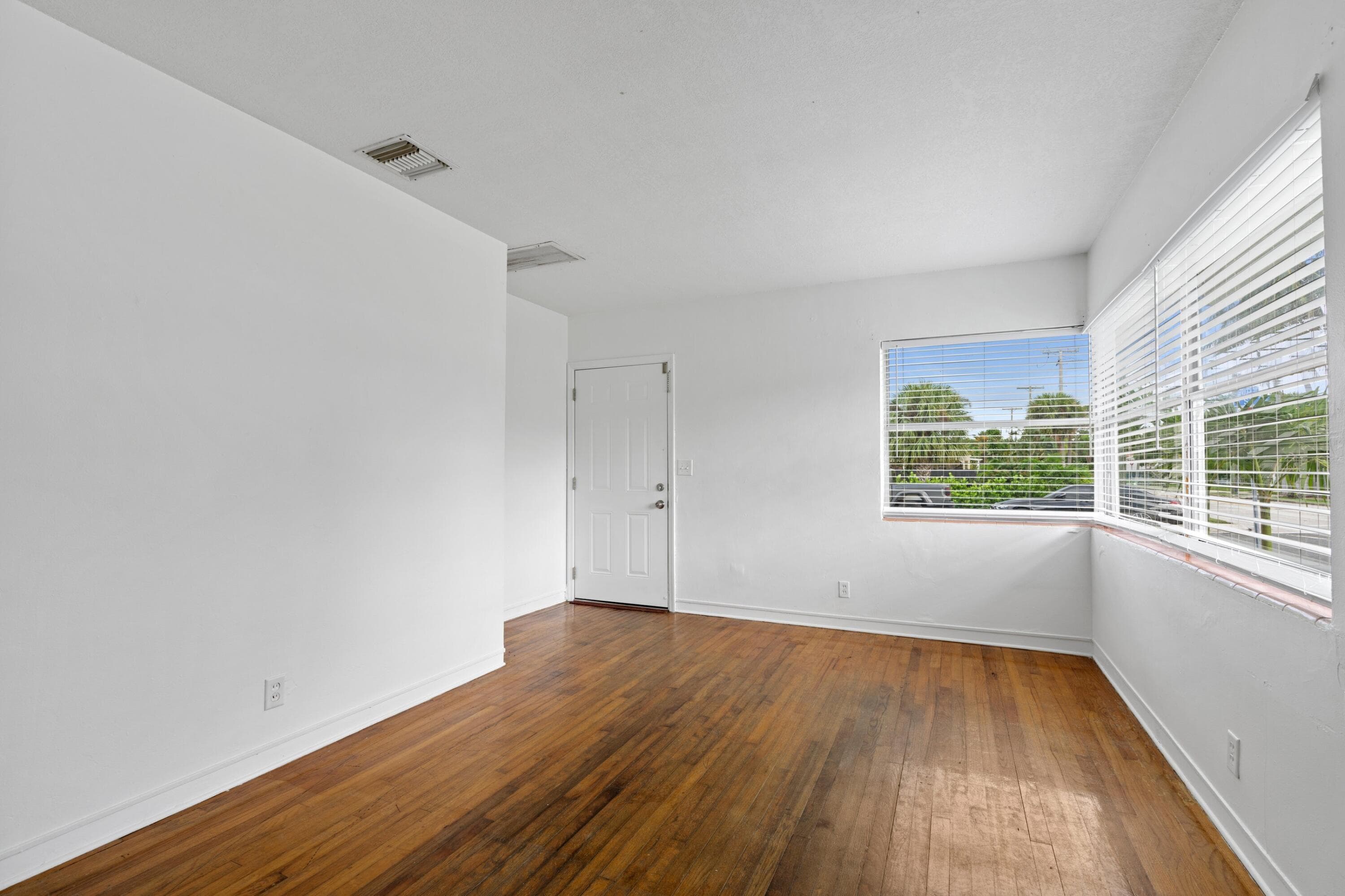 5208 Spruce Avenue B, West Palm Beach, FL 33407 — photo 4 of 13