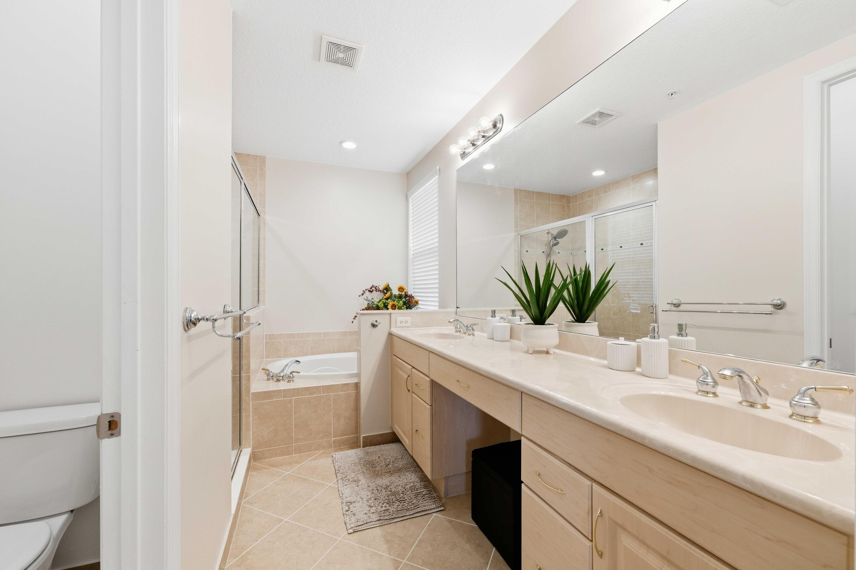 11850 Valencia Gardens Avenue, Palm Beach Gardens, FL 33410 — photo 17 of 37