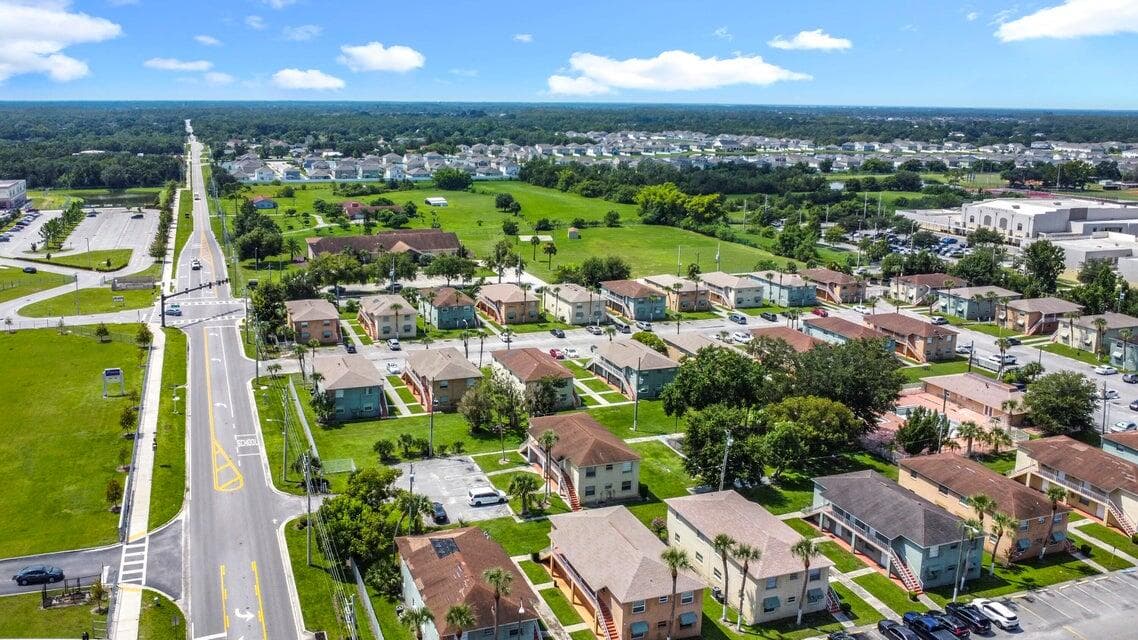 Xx 694 Michigan Court, St. Cloud, FL 34769 — photo 2 of 17
