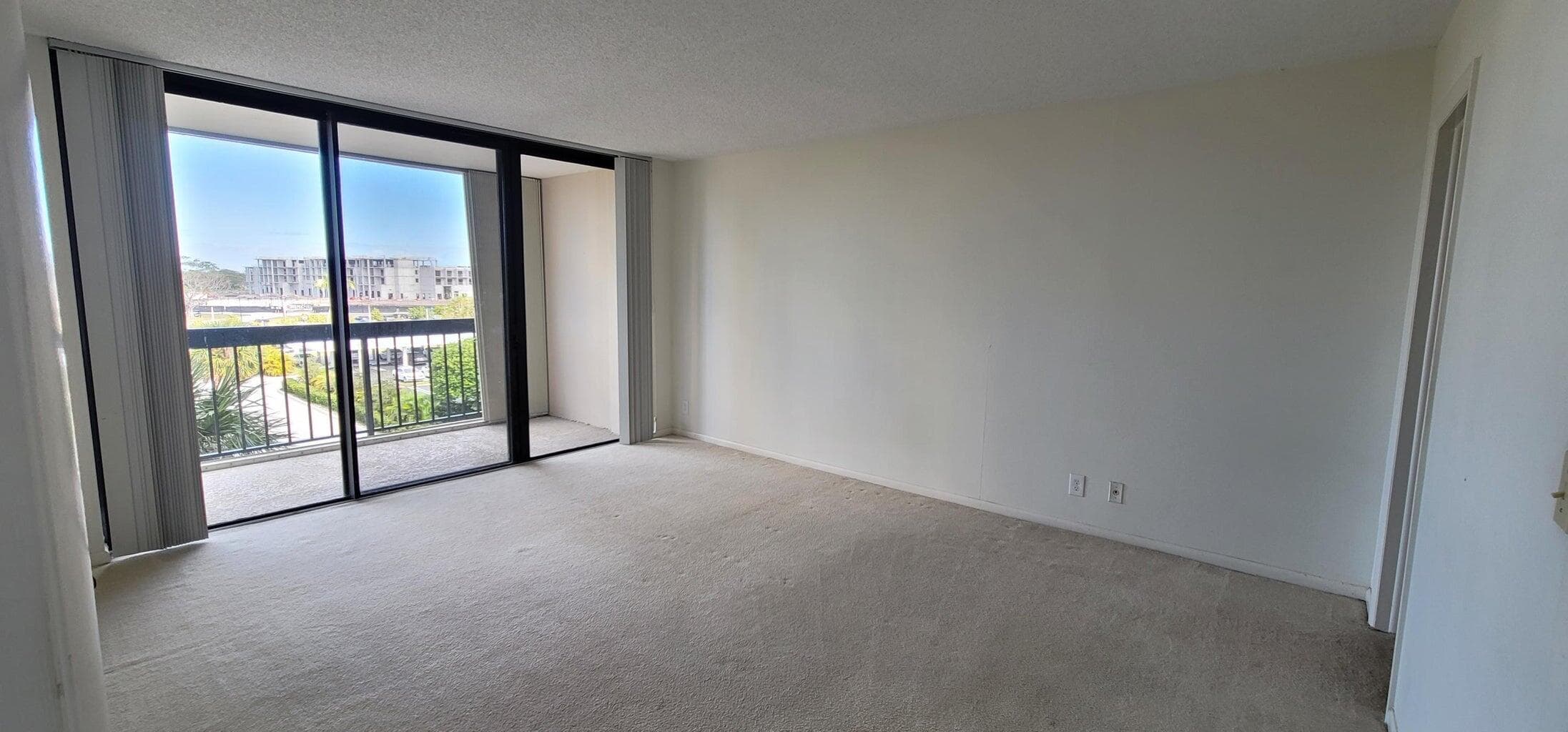 2425 Presidential Way 402, West Palm Beach, FL 33401 — photo 12 of 26