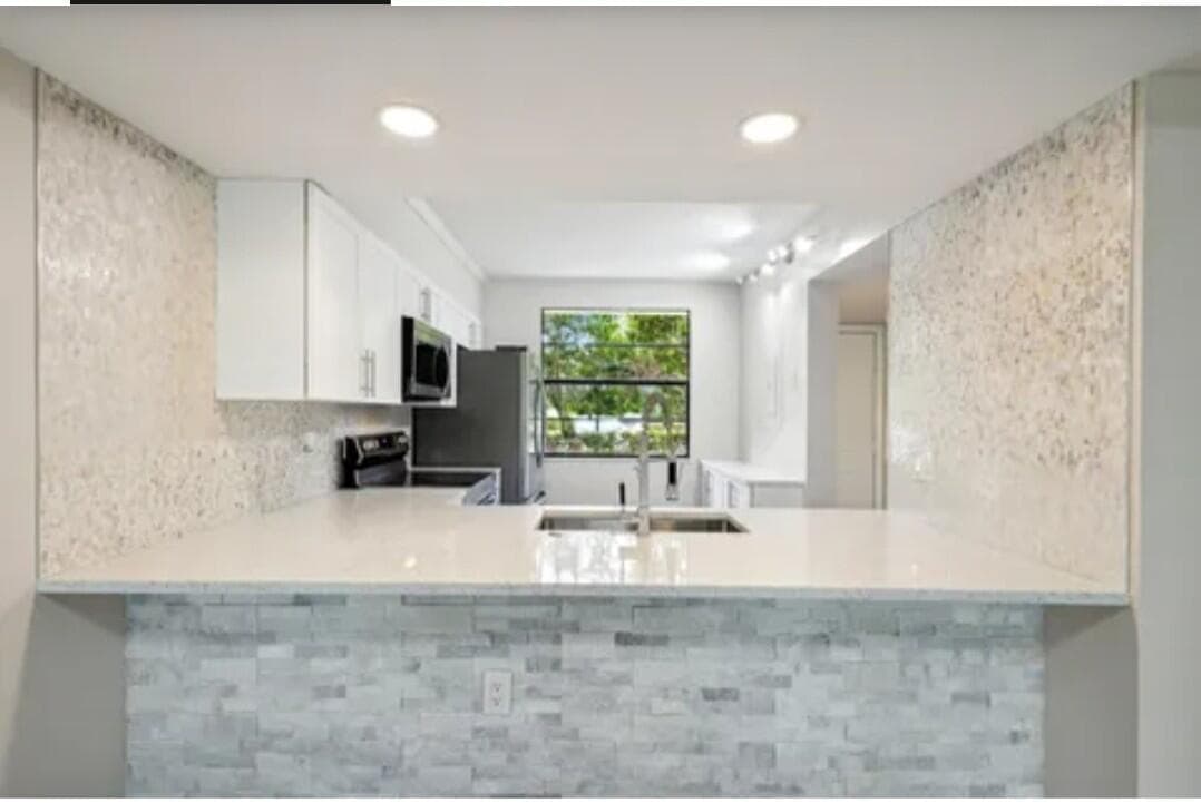 3507 Village Boulevard 105, West Palm Beach, FL 33409 — photo 4 of 27