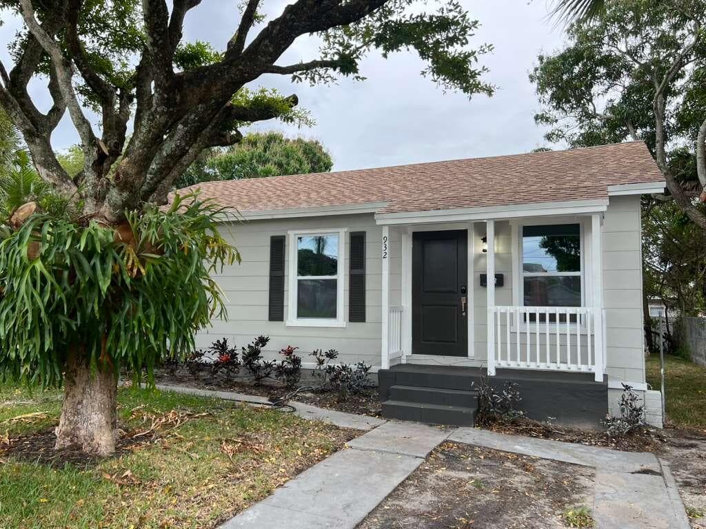 932 31st Street, West Palm Beach, FL 33407 — photo 1 of 10