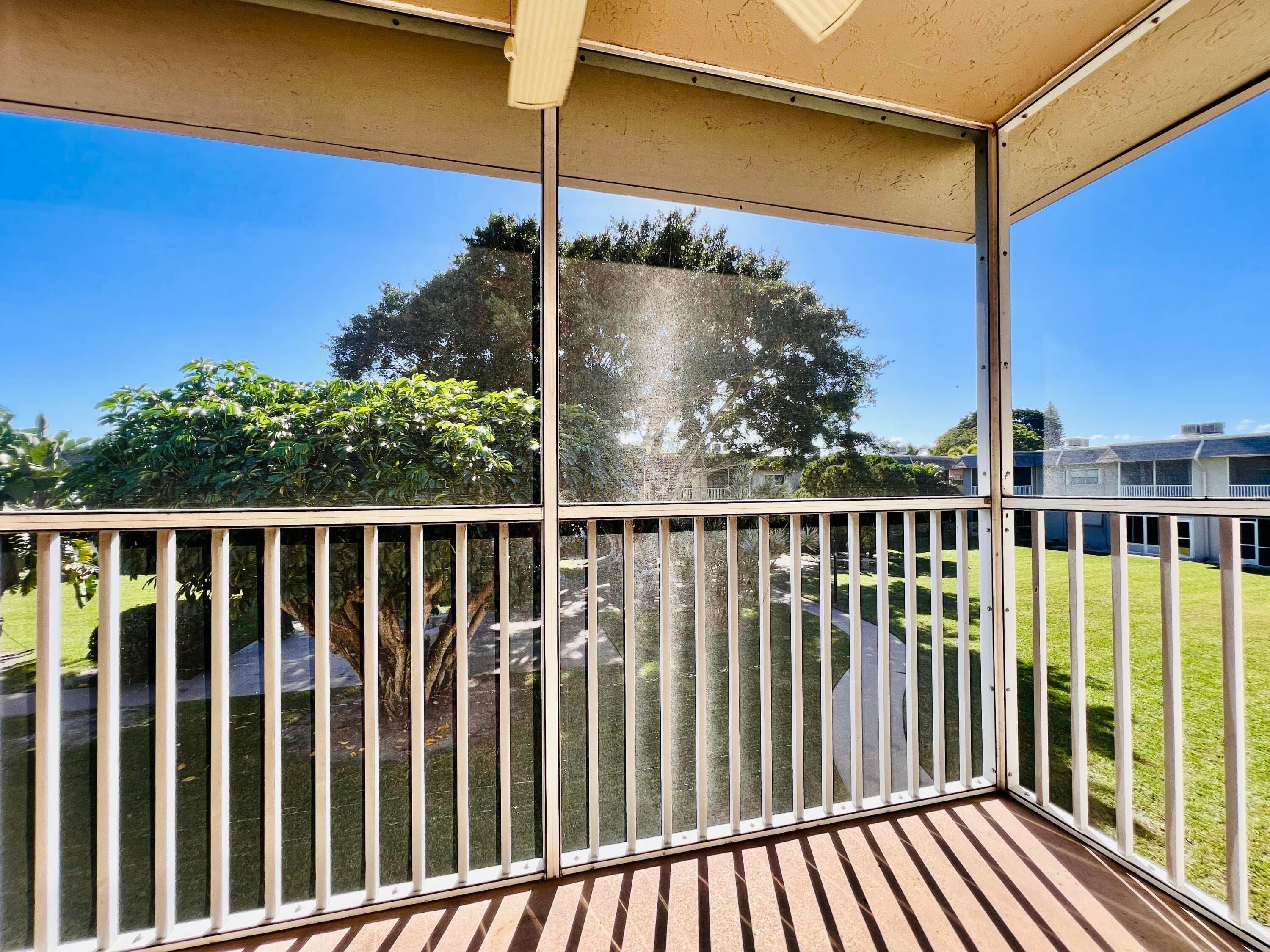 209 Oxford 200, West Palm Beach, FL 33417 — photo 3 of 17