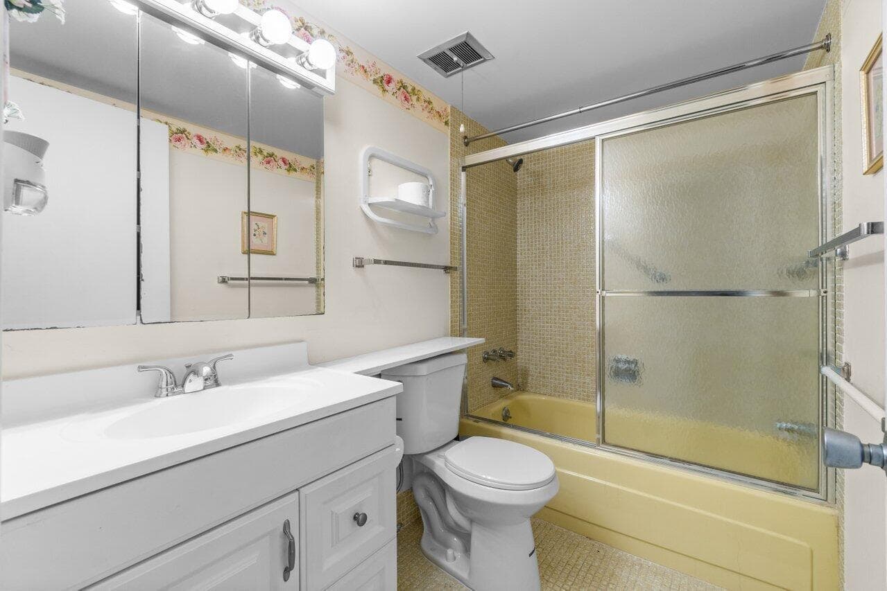 2 Golfs Edge D, West Palm Beach, FL 33417 — photo 10 of 31